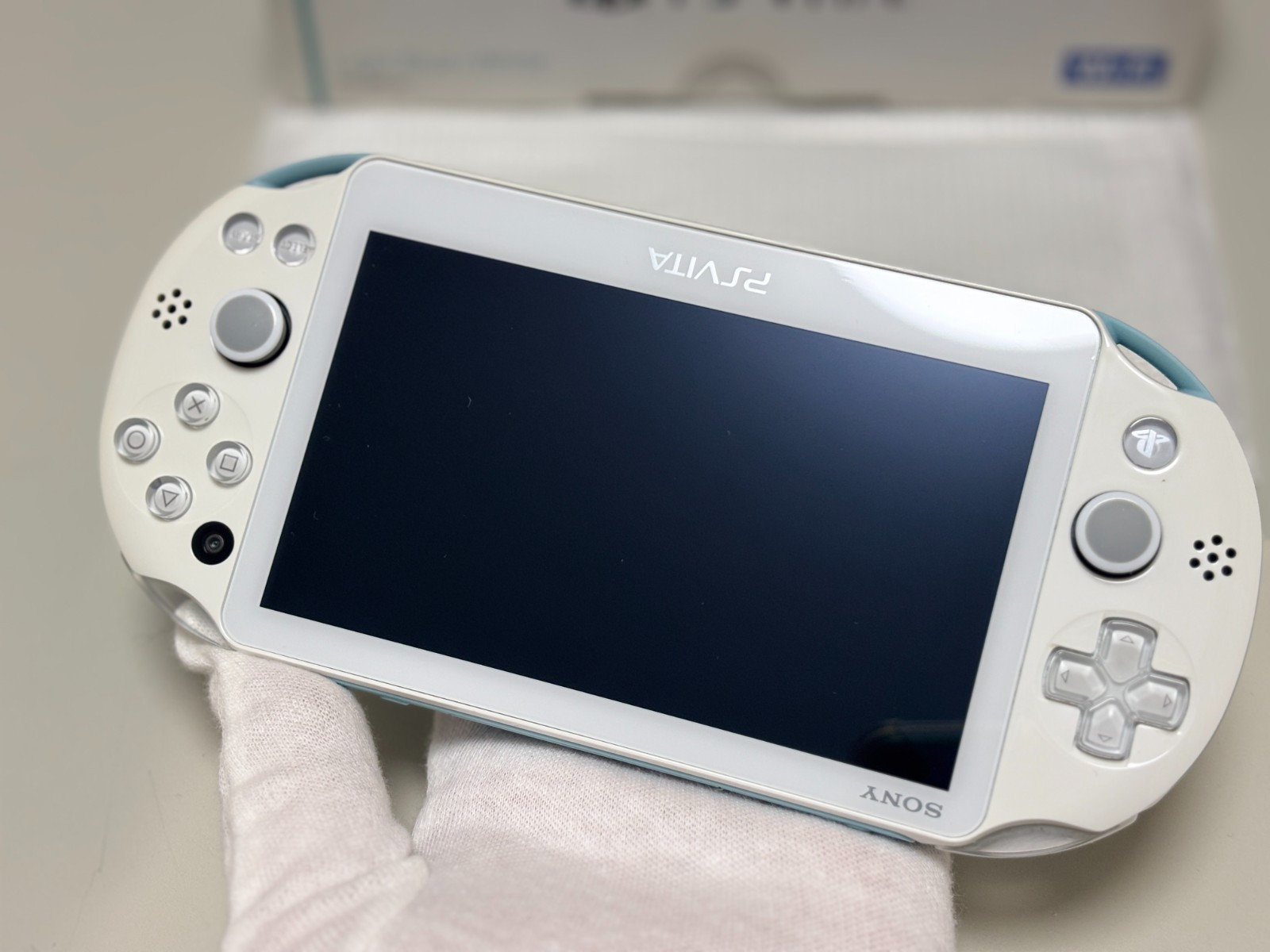 PS Vita SONY PlayStation Light Blue White PCH-2000 Console W/Charger Box