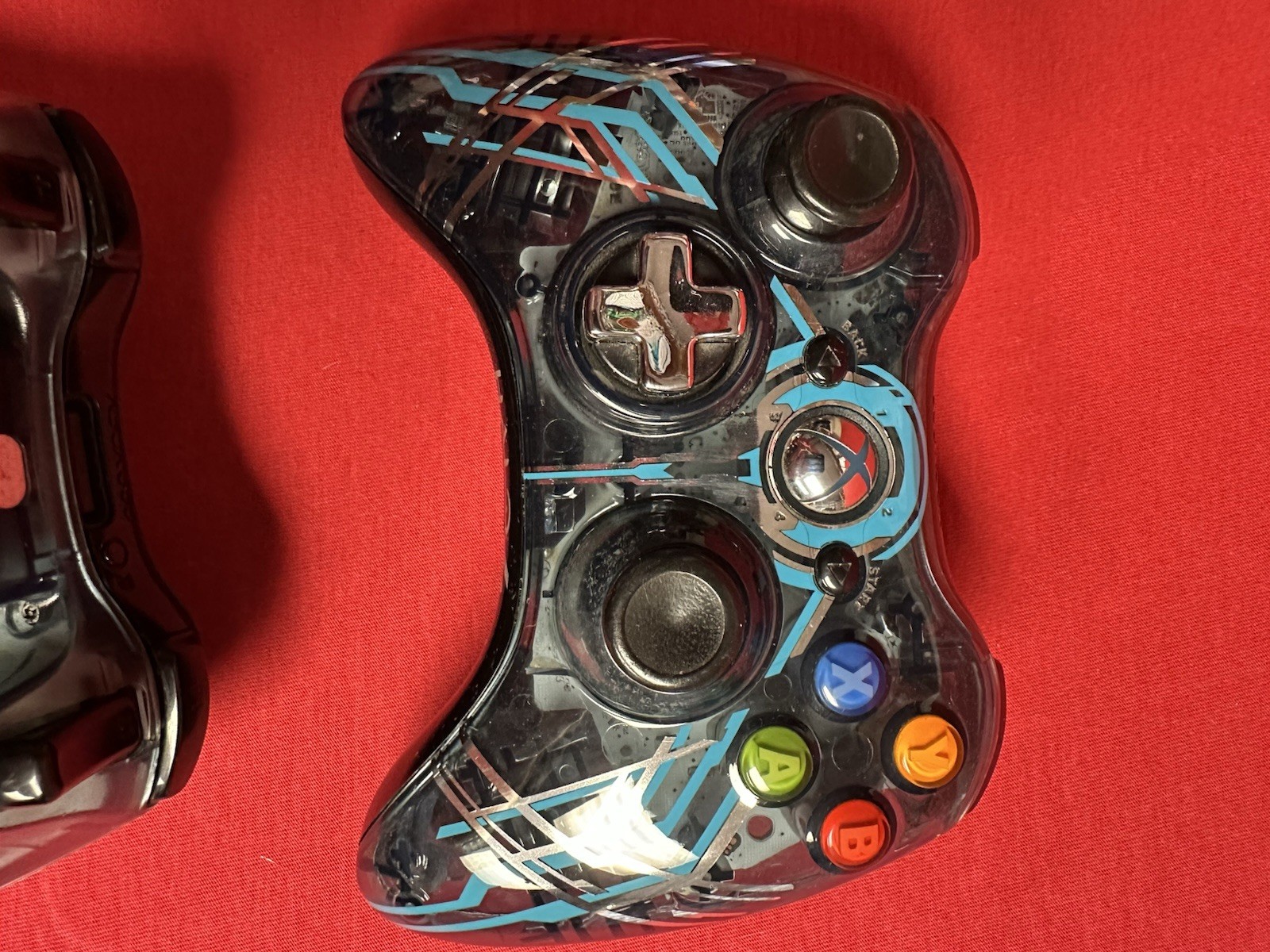 Halo 4 Edition Xbox 360 Slim Console 320 Gb + 2 Controllers