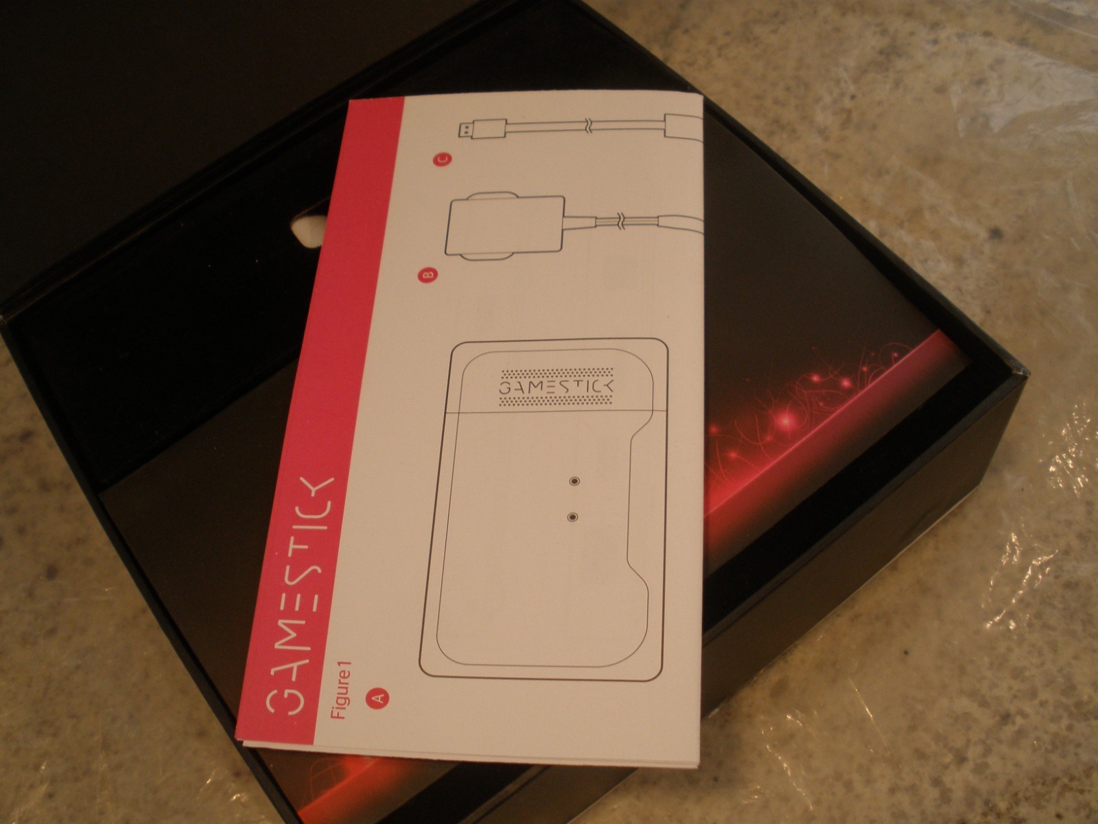 GAMESTICK PORTABLE BIG SCREEN GAMES CONSOLE DOCK IN BOX