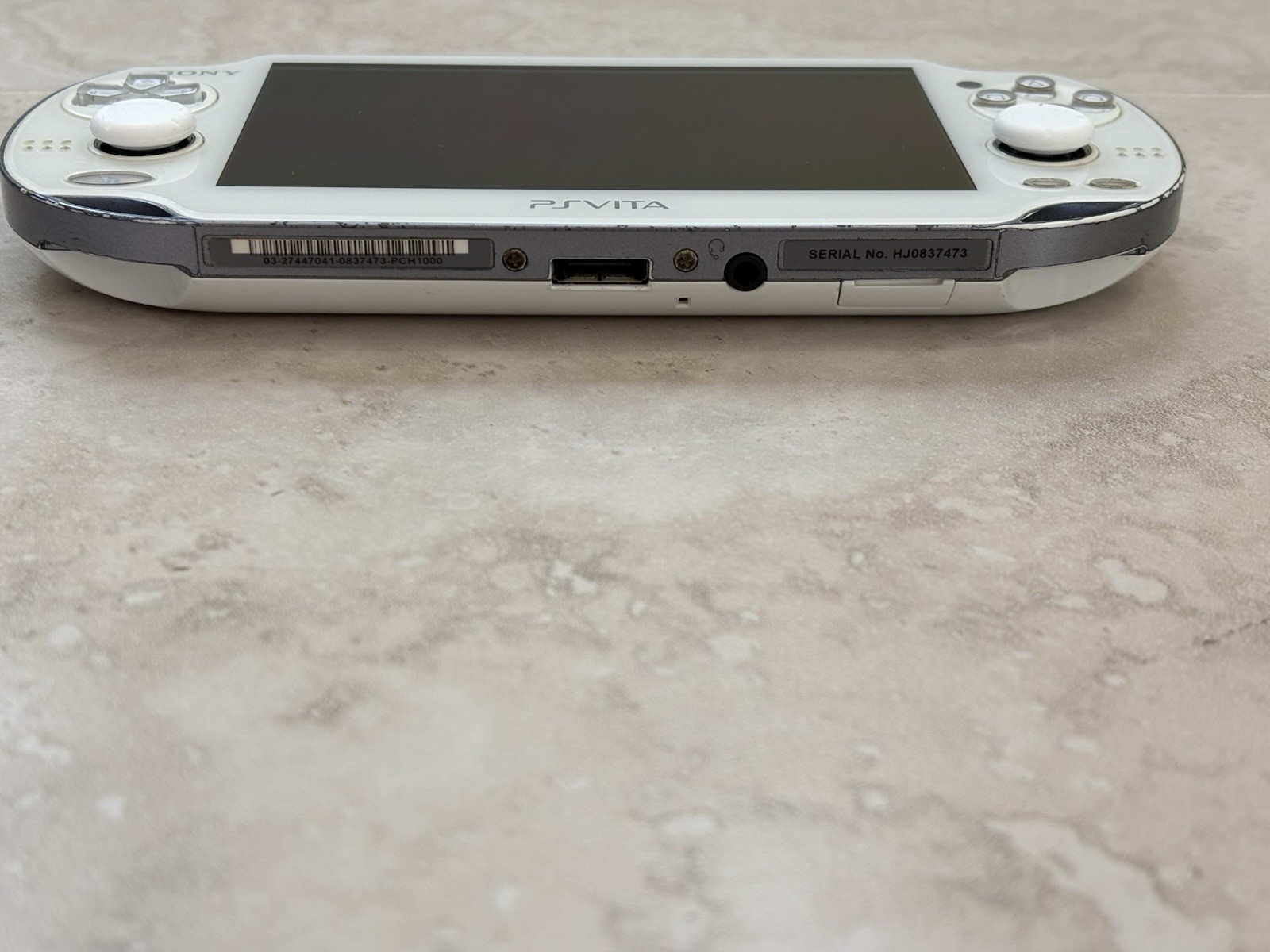 Sony PlayStation Vita White Handheld System – w/ 8GB Memory Card Read Desc