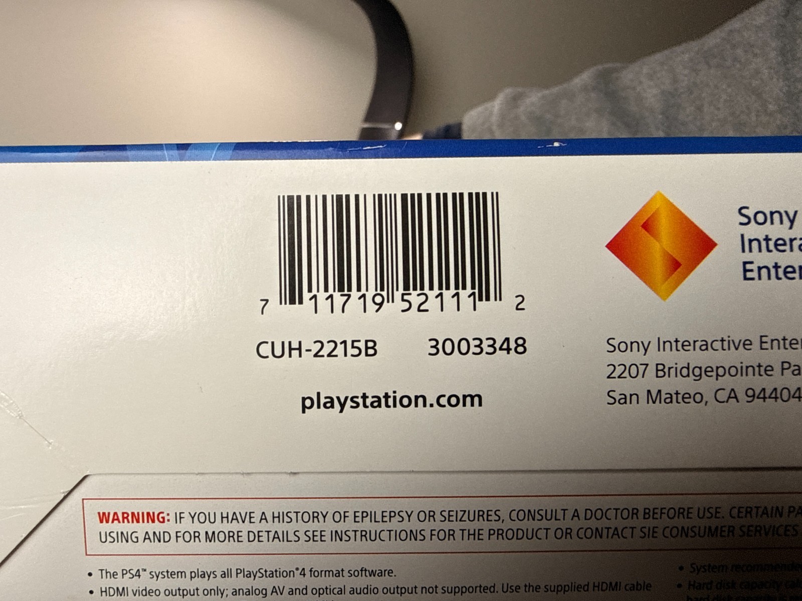 Sony PlayStation 4 Slim Disc Edition Model CUH-2215B w/ Box & Manuals!