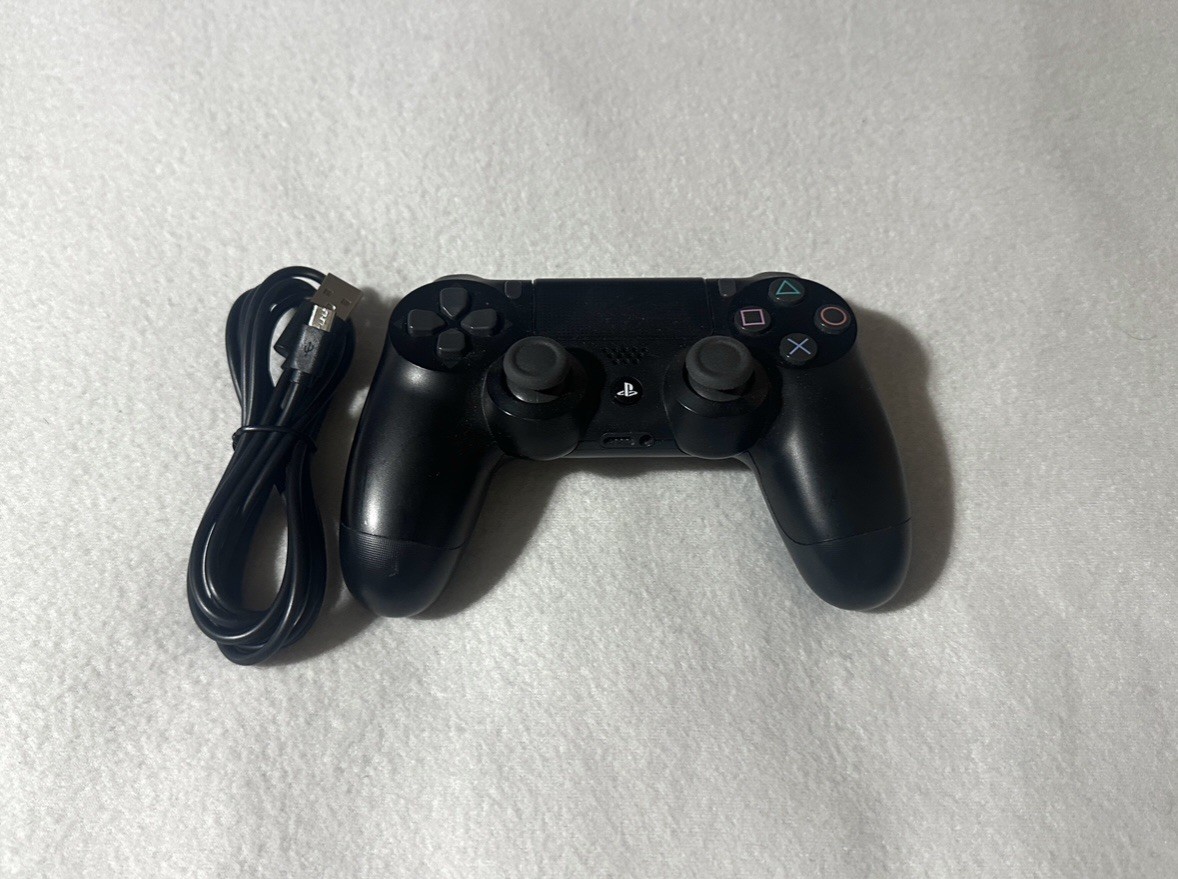 Low Firmware PlayStation 4 Pro 1TB PS4 Pro Complete With Cables & Controller