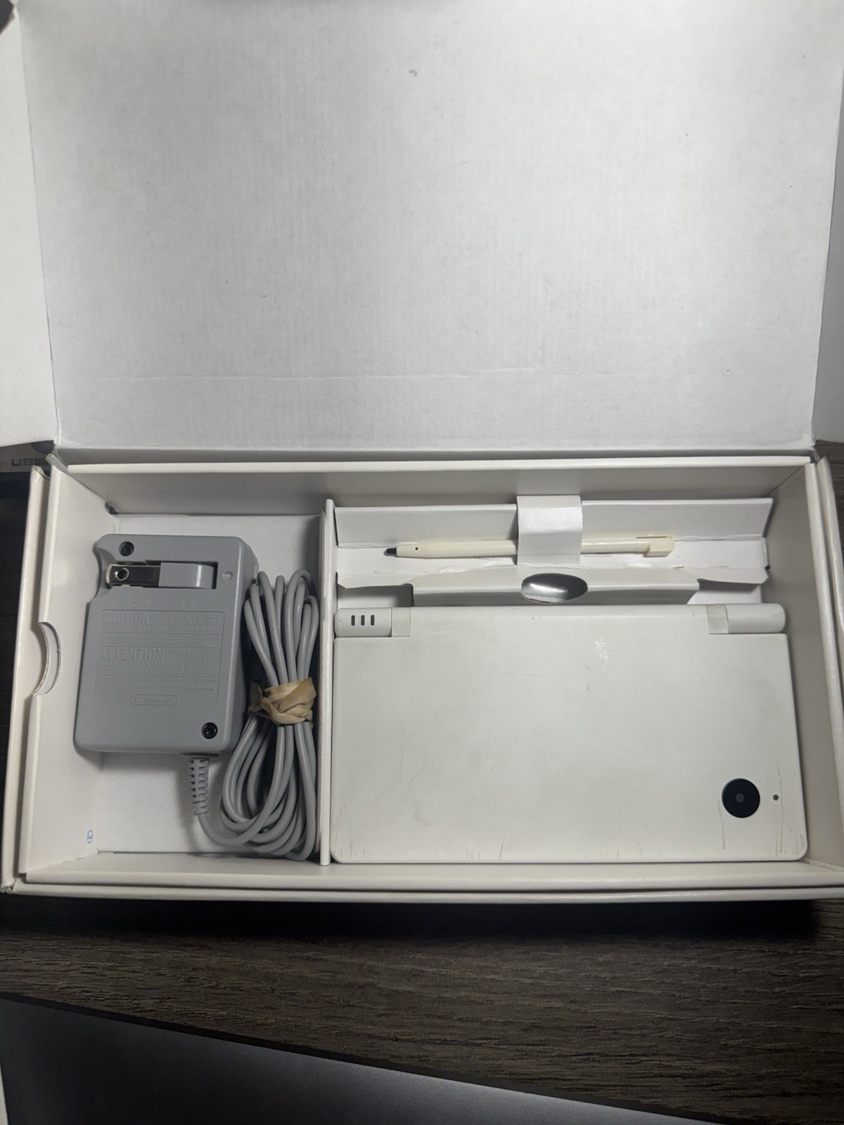 CIB Nintendo DSi Console White TWL-001 DS System Box Charger 15 Games Bundle
