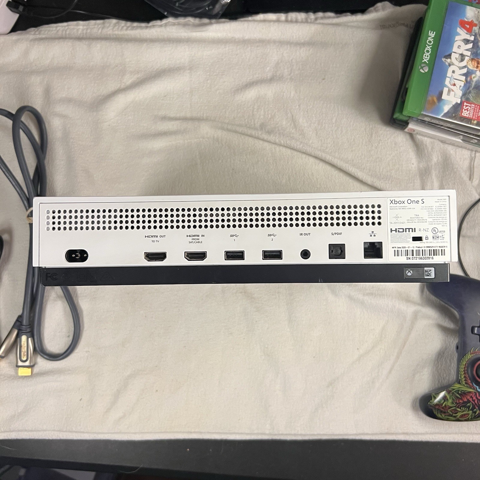 Microsoft Xbox One S White Console Bundle 5 Games