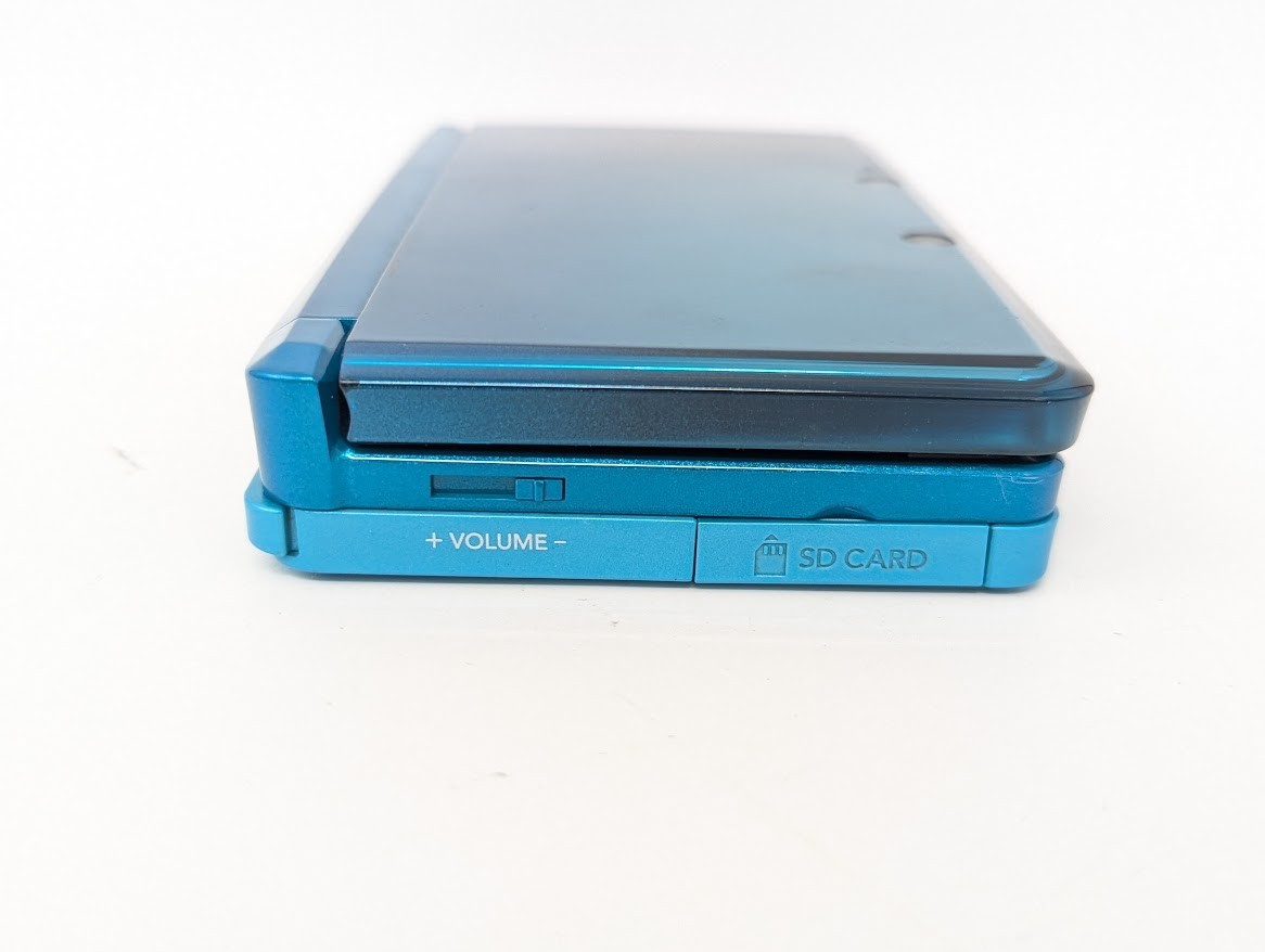 B7110 Nintendo 3DS console Aqua Blue Japan w/box memory 2GB manual AR card fx
