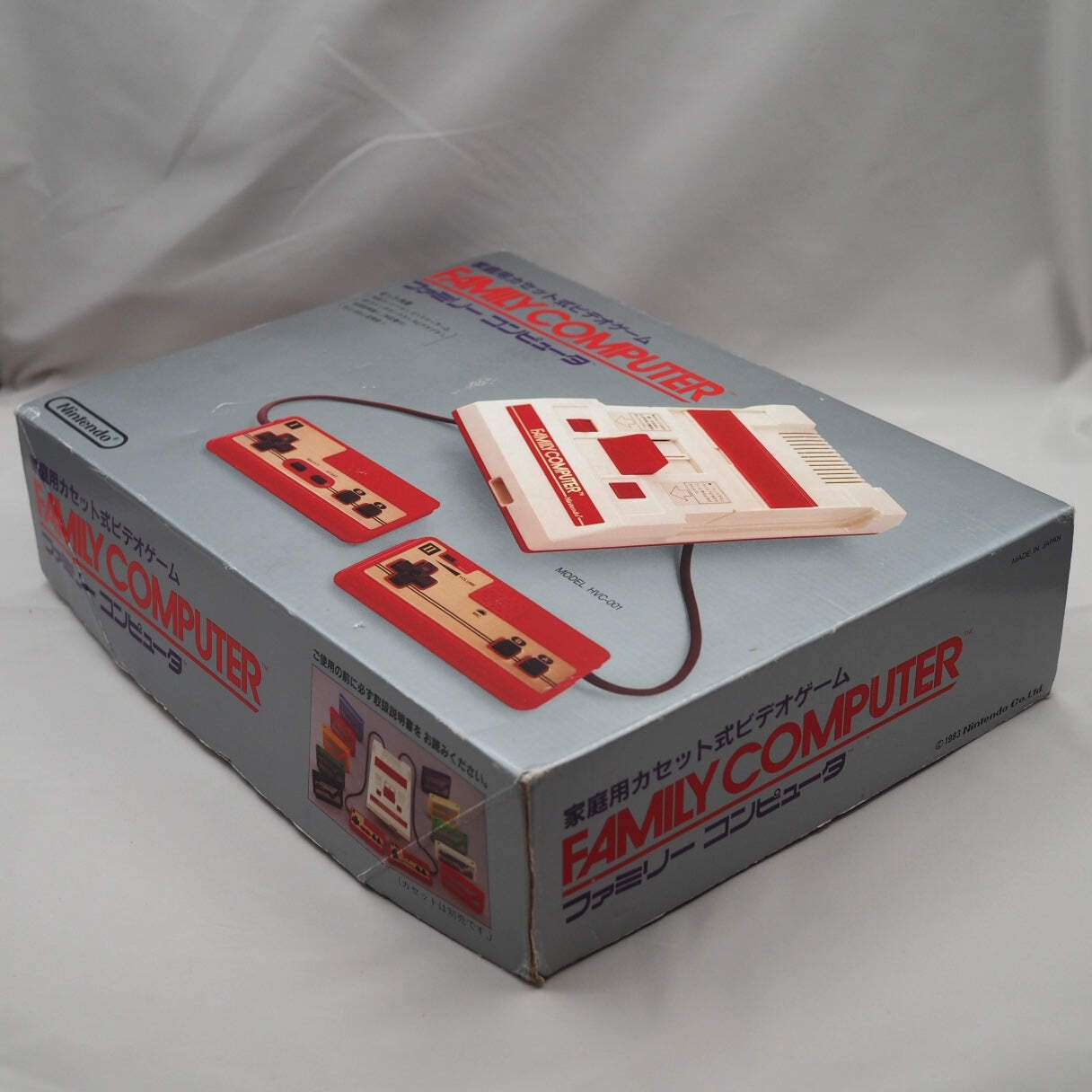 Nintendo Famicom Console System SQUARE BUTTONS Black cartridge slot Boxed Tested