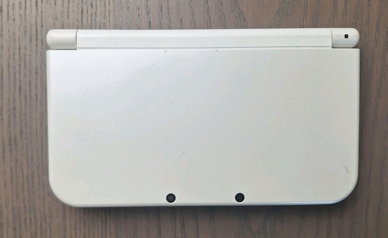 New Nintendo 3DS XL Pearl White | Charger + 32GB SD Card | REGION FREE