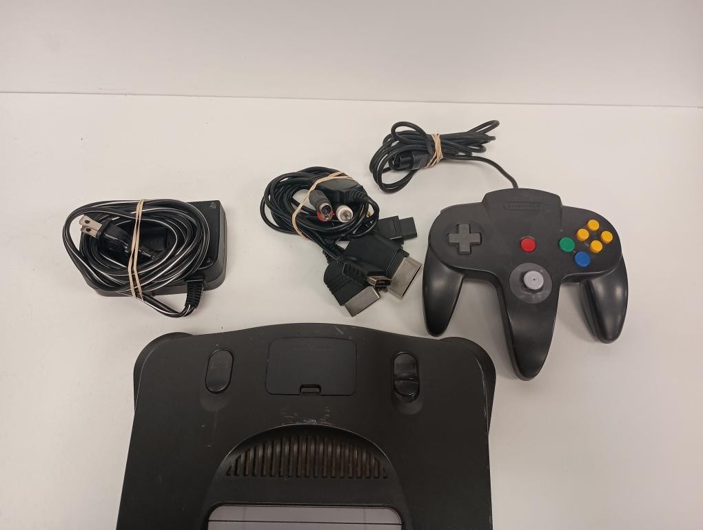 NINTENDO 64 SYSTEM CONSOLE NUS-001 (P04021305)