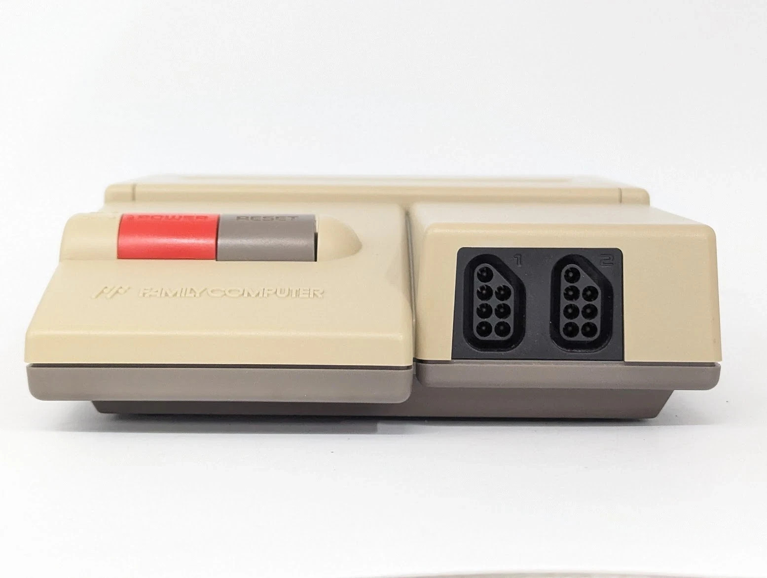 Z617 Nintendo New Famicom Console HVC-101 AV NES2 JAPAN USED