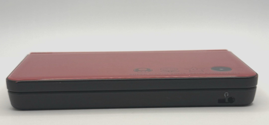 Nintendo DSi XL Super Mario Bros 25th Anniversary NO Stylus 2 Games & Charger A6