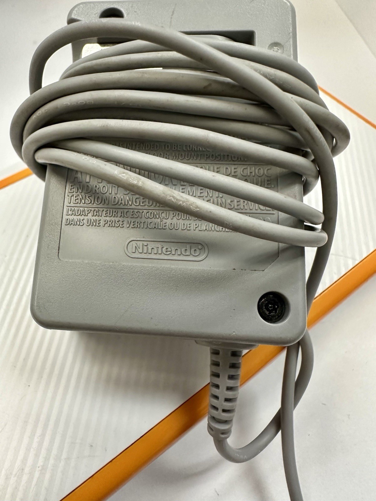 New Nintendo 2DS XL Handheld Game Console JAN-001 White/Orange
