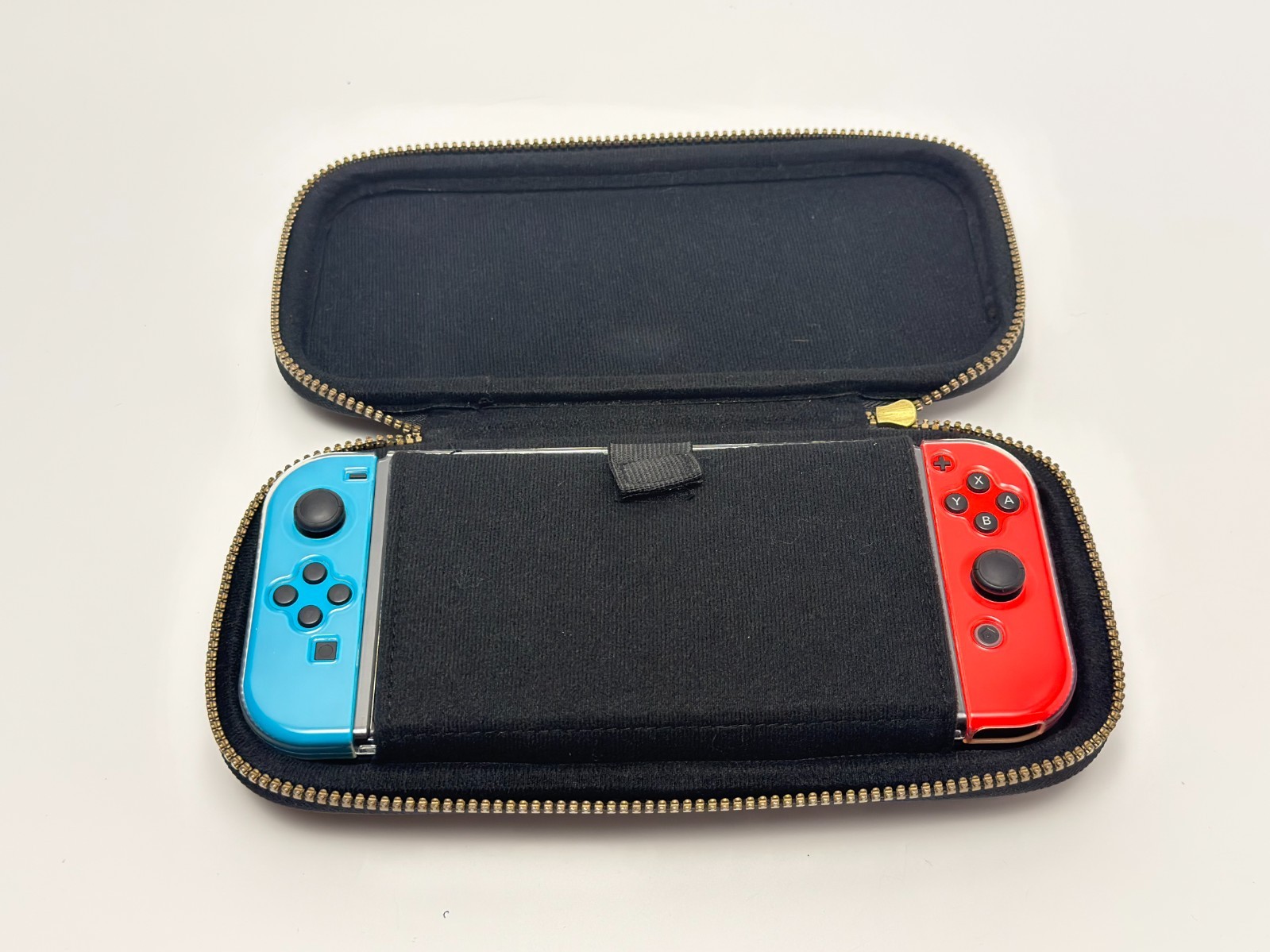 Nintendo Switch Console Zelda Breath of the Wild Bundle *Blue/Red Joy-Cons