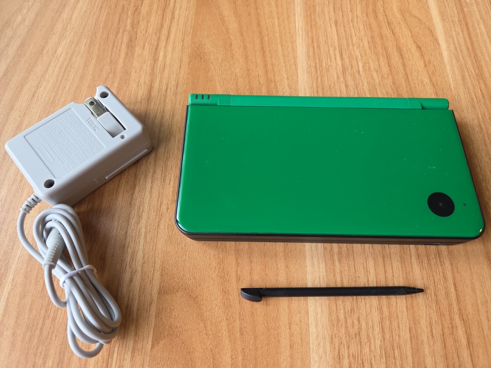 Nintendo DSi LL XL DS Green Console Handheld System Good Condition