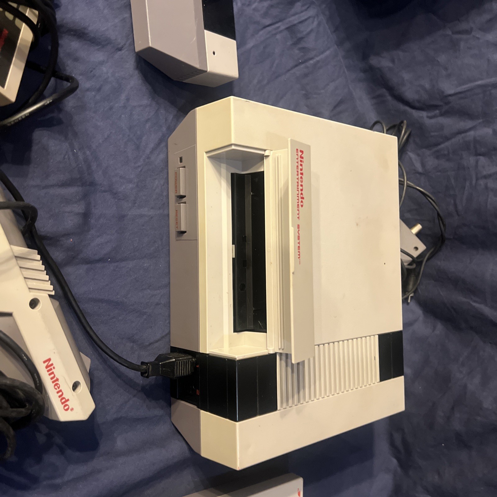 Nintendo Entertainment System Console Controller And Zapper Controller