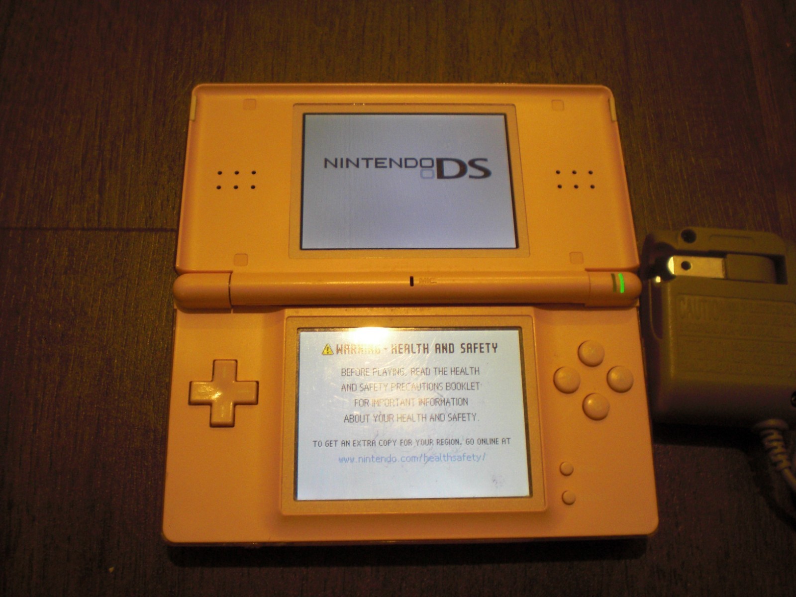 Nintendo DS Lite Pink Console System Plays DS GBA READ SCRATCHES BOTSCREEN HINGE