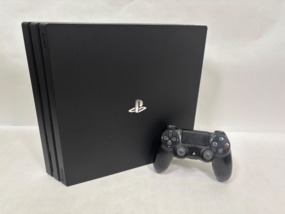 Sony CUH-7215B PlayStation 4 Pro 1TB Console W/Controller