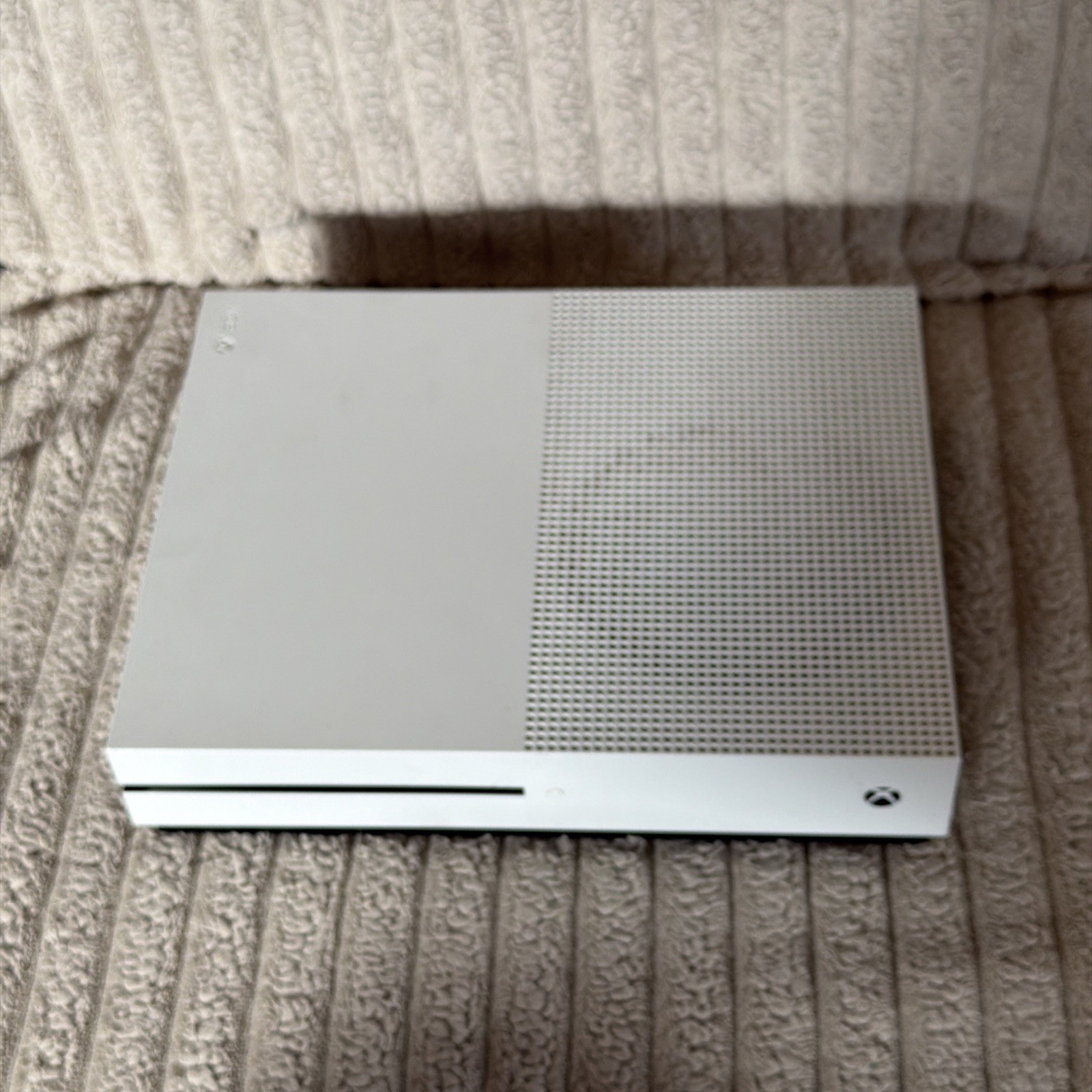 Microsoft Xbox One S 1681 500GB White Gaming Console Only Parts Repair No Power