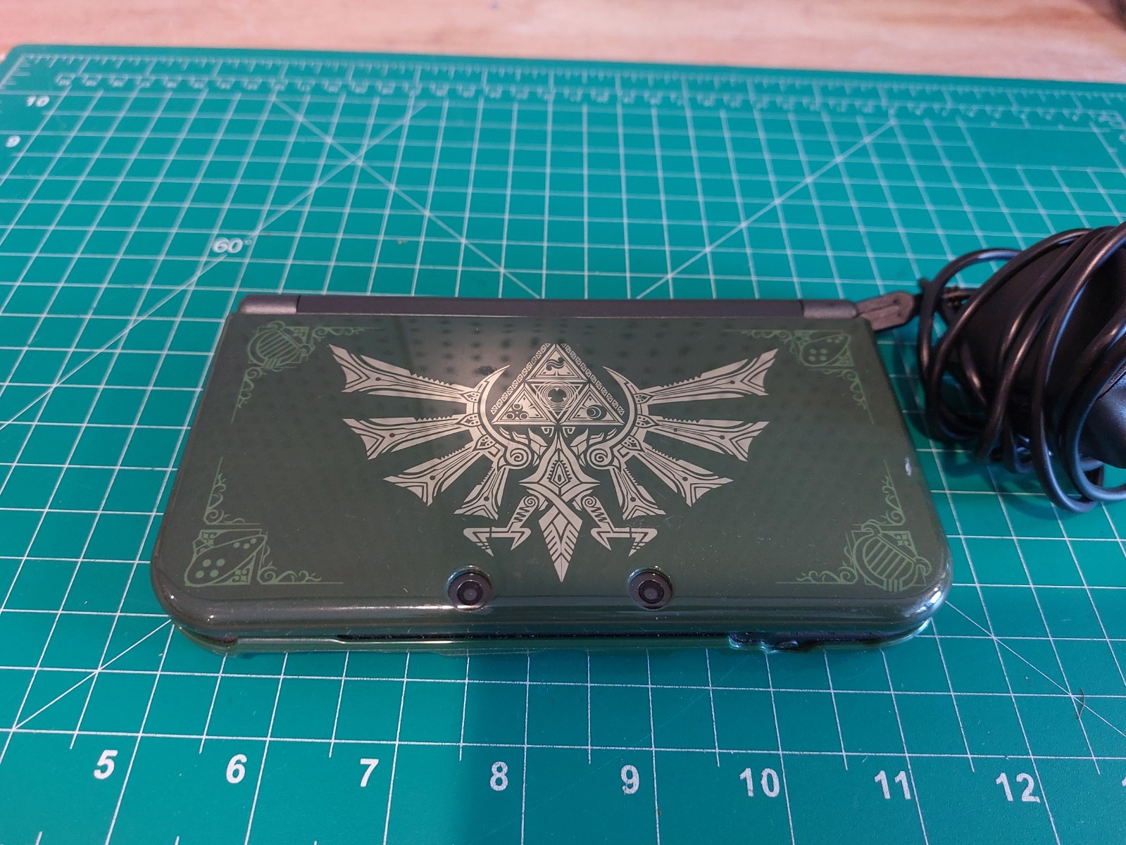 Nintendo New 3DS XL Black Console Tested with Green Zelda Hylian Cover