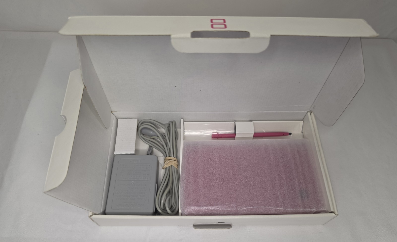 Nintendo DSi Pink Handheld Console System TWL-001(JPN) NTSC-J Wi-Fi 256MB