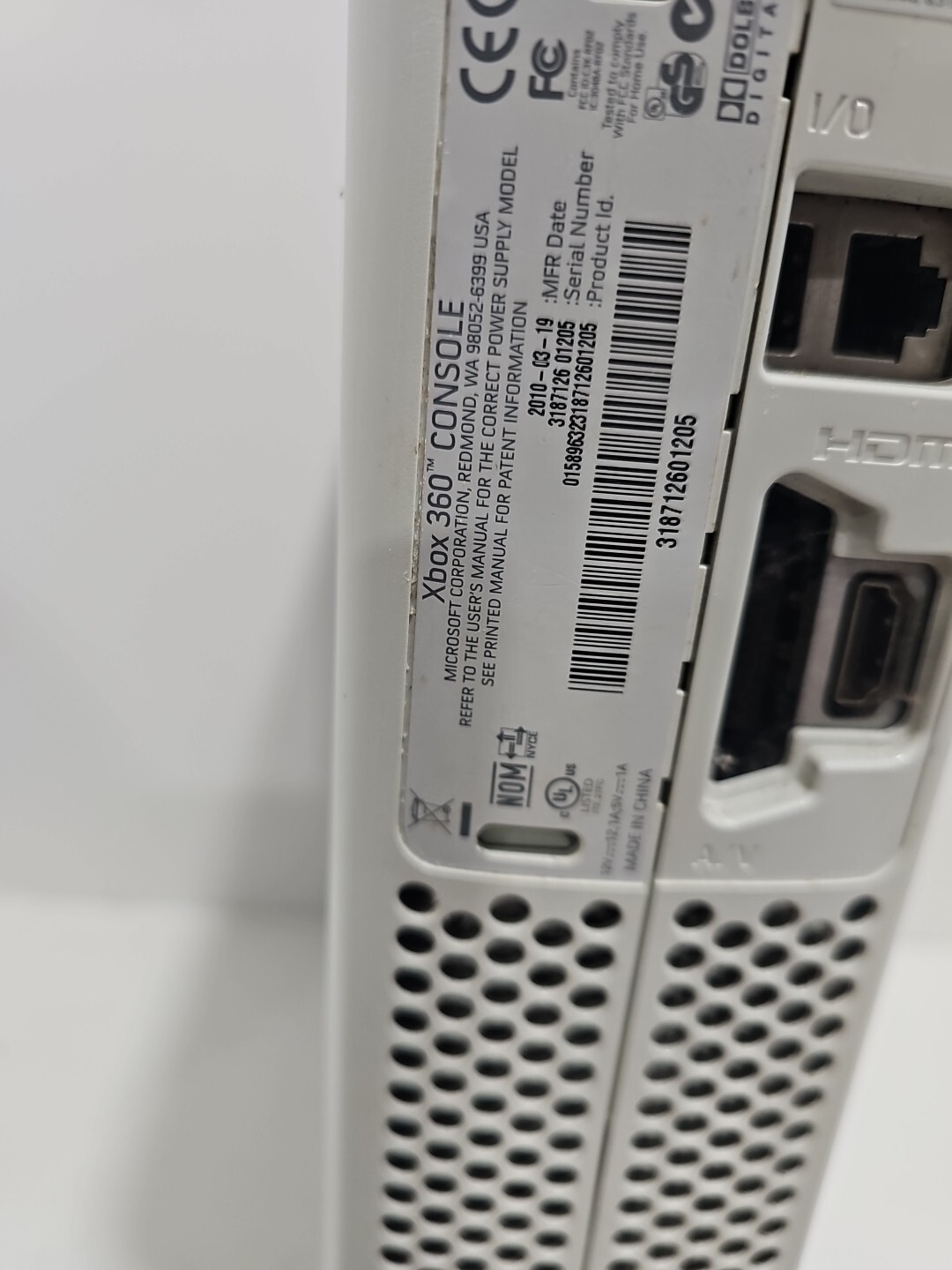 Microsoft Xbox 360 Pro 20GB Console – Matte White- NOT WORKING PARTS ONLY
