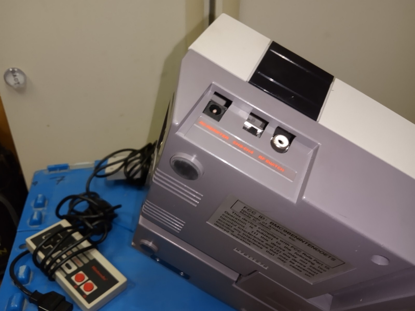 Nintendo NES Console – White/Gray. Comes With 2 Controllers- NO Cords- Works