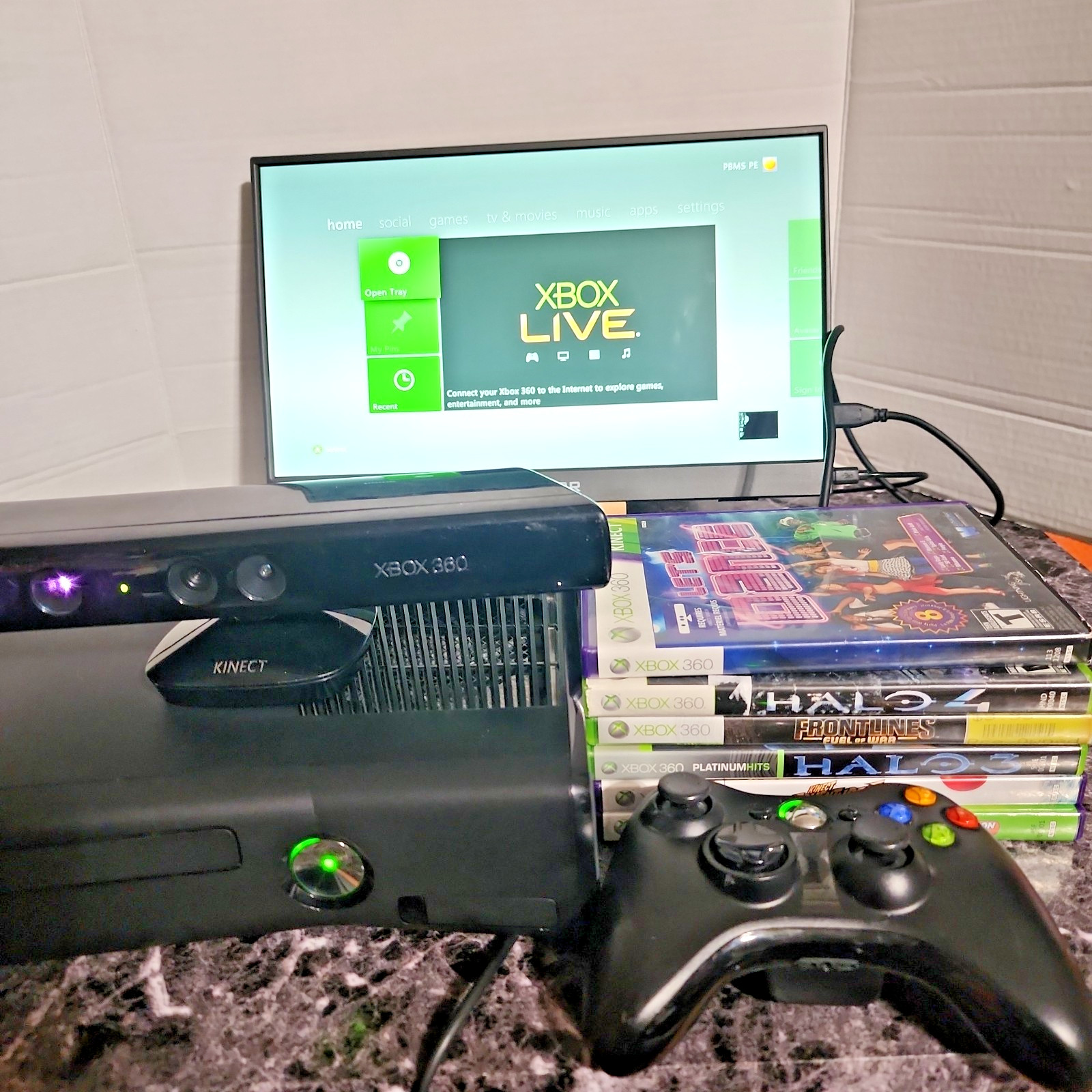 Microsoft Xbox 360 S 4GB Console Bundle Kinect Sensor 5 Games Tested Working OEM