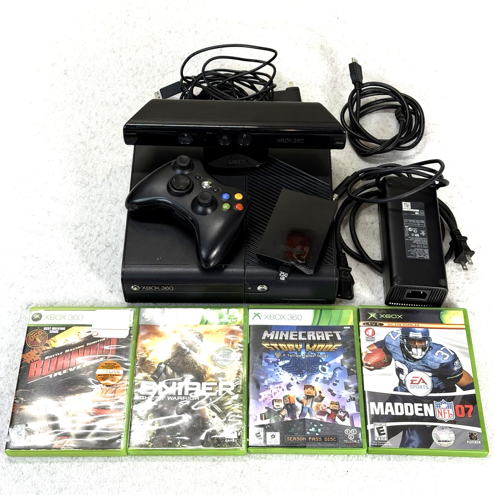 Xbox 360 E Console Kinect Bundle w/ Wireless Controller Games Cords 250gb Tested