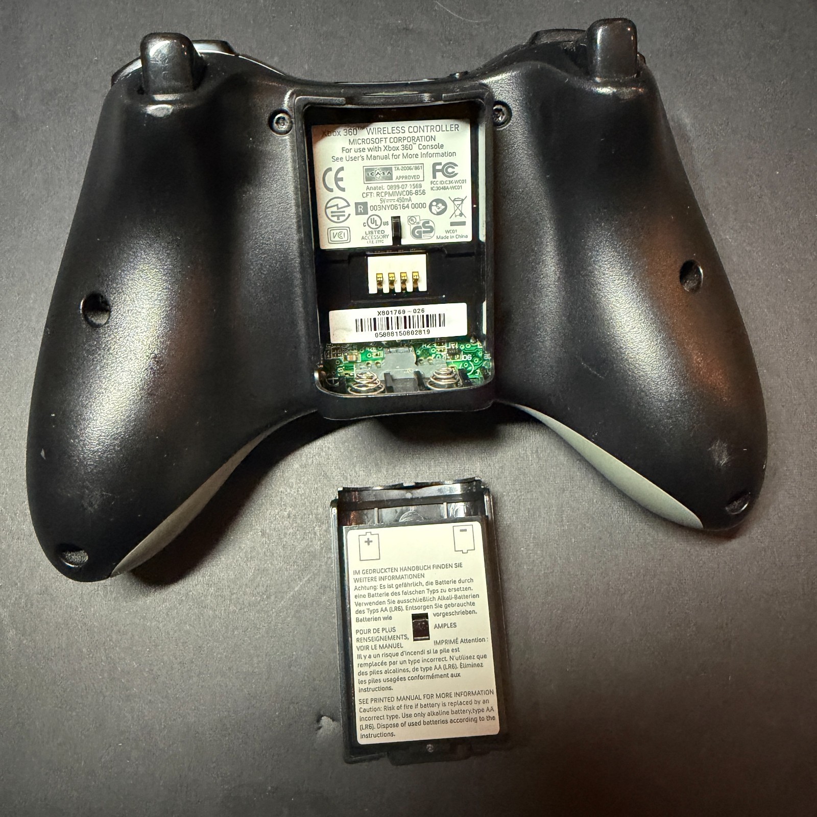 Microsoft Xbox 360 E Console Gaming System Glossy Black 1538 with 1 Controller