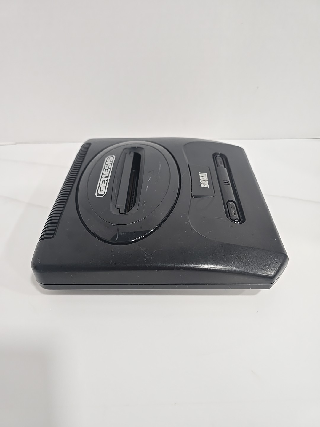 Sega Genesis II Console Model 1631 + 1 Controller & Joe Montana Football TESTED