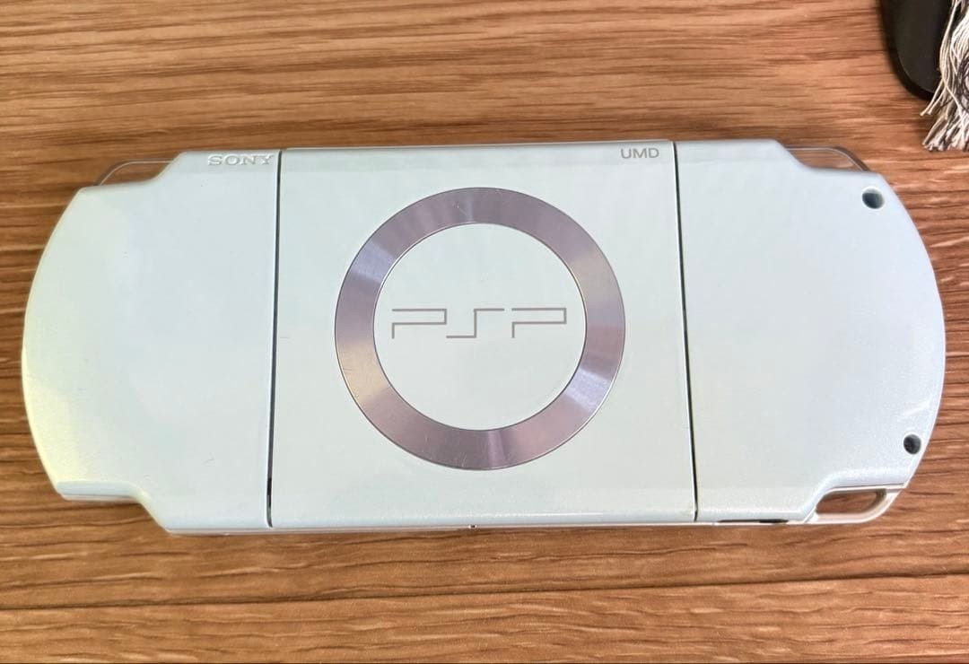 Sony PlayStation Portable PSP 2000 Console Felicia Blue Box Memory Stick USED