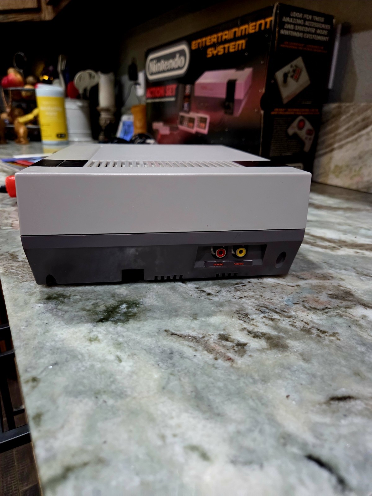 Nintendo NES Action Set Console Zapper Light Gun Duck Hunt Mario Controllers