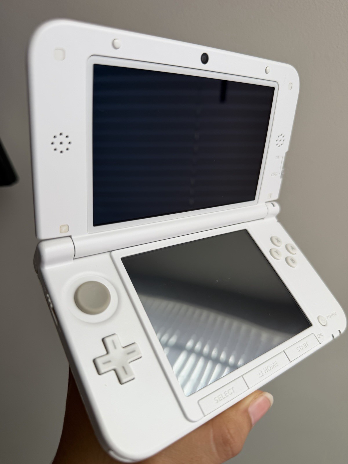 Nintendo 3DS XL Handheld System Console, White, Wi-Fi, Headphone Jack