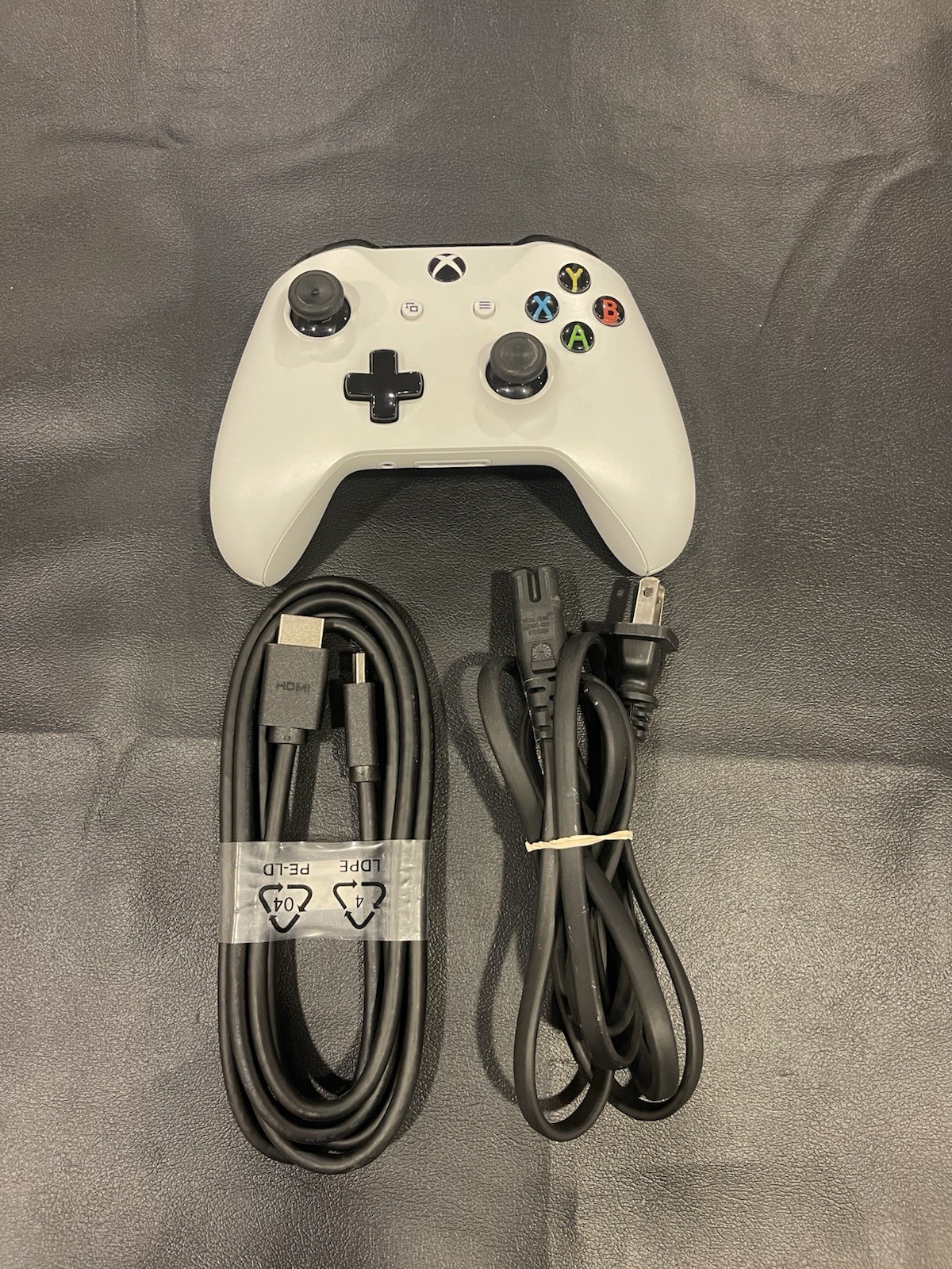 Microsoft Xbox One X MODEL 1787 1TB Black Game Console+Black Controlle Working