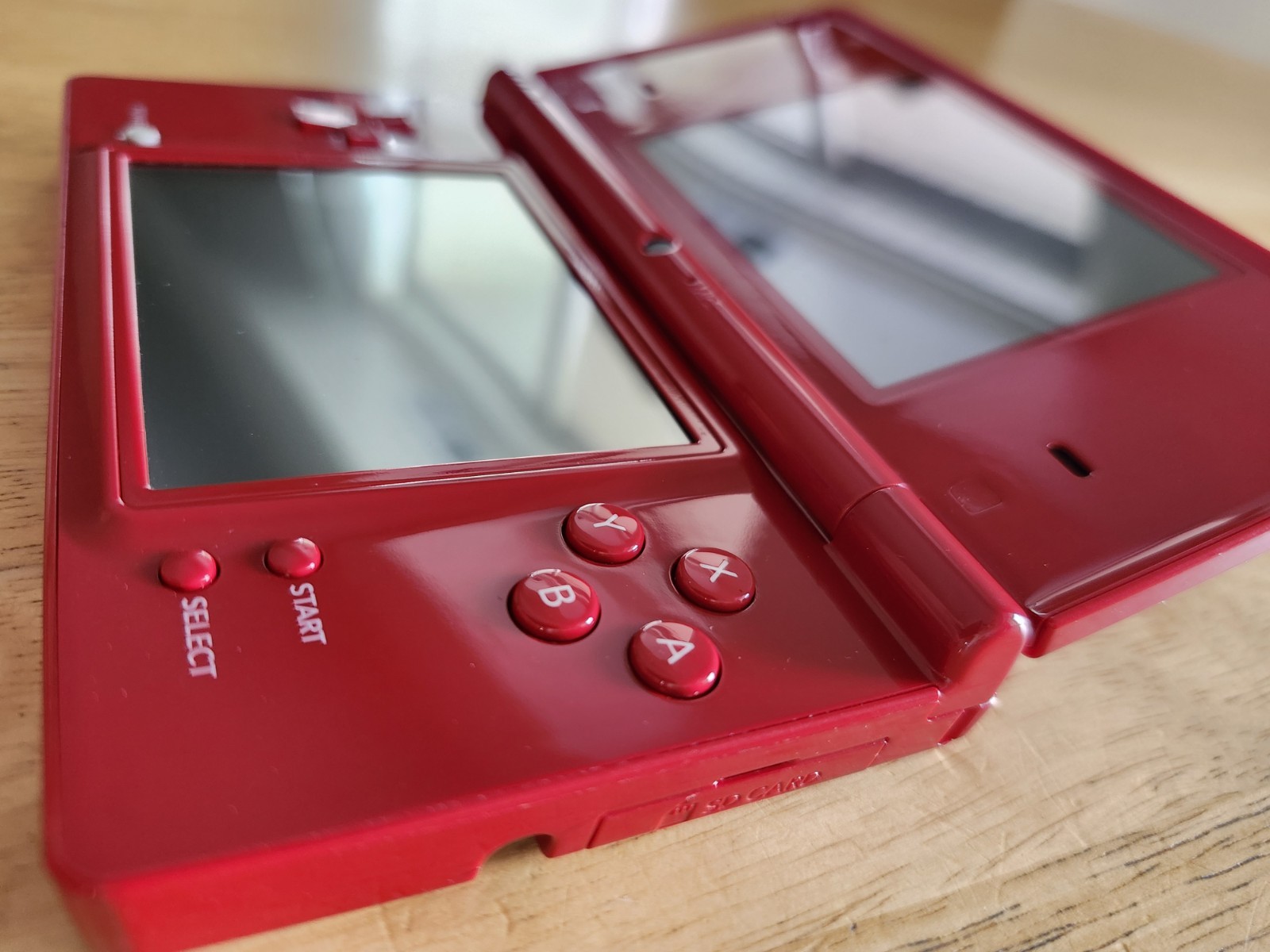 Nintendo DSi – Gloss Red *READ DESCRIPTION*