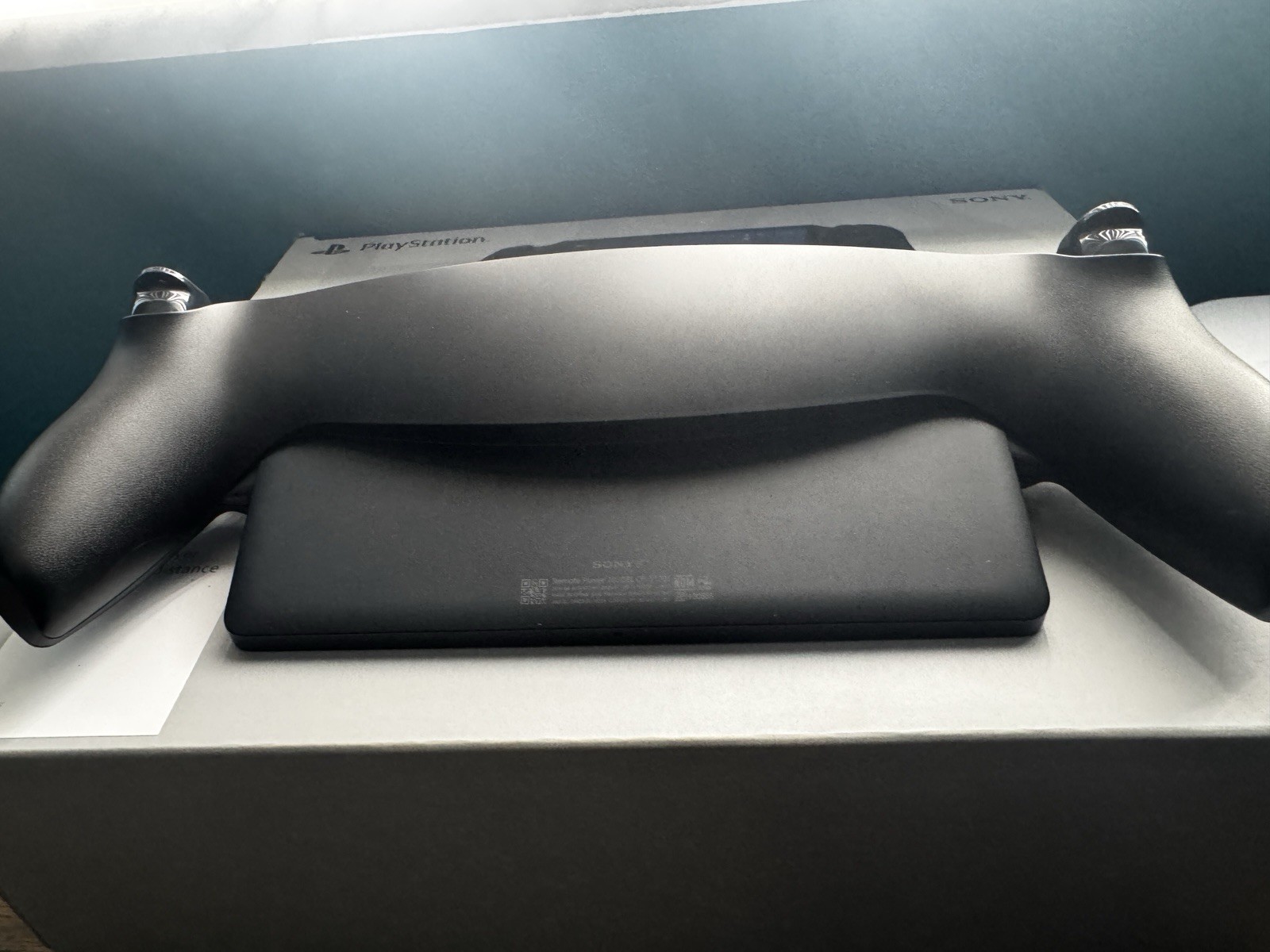 PlayStation Portal Midnight Black + Case Oficial + 2 Juegos Físicos