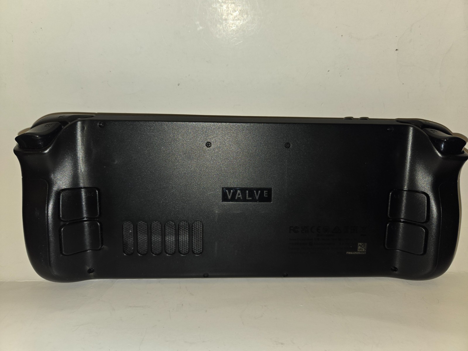 Valve Steam Deck 1010 LCD 256 GB w Case – Parts only Broken Screen & Controllers