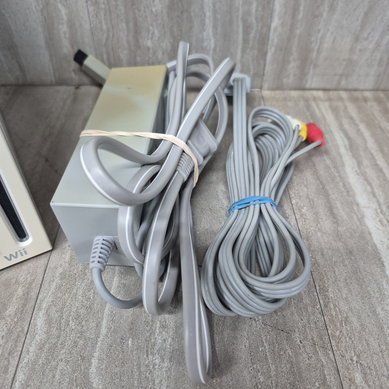 Nintendo Wii White Console No. RVL-001, Tested and Works Great Console & Cables