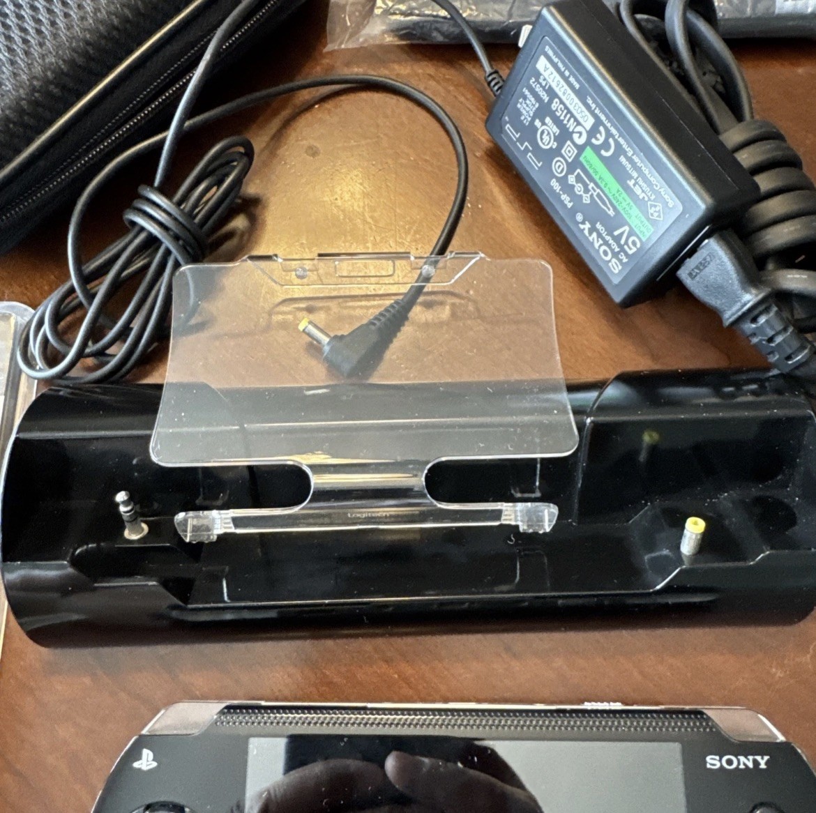 Sony PSP 1000 Black Console 32MB, Extra Battery Case Very Light SCRATCHES