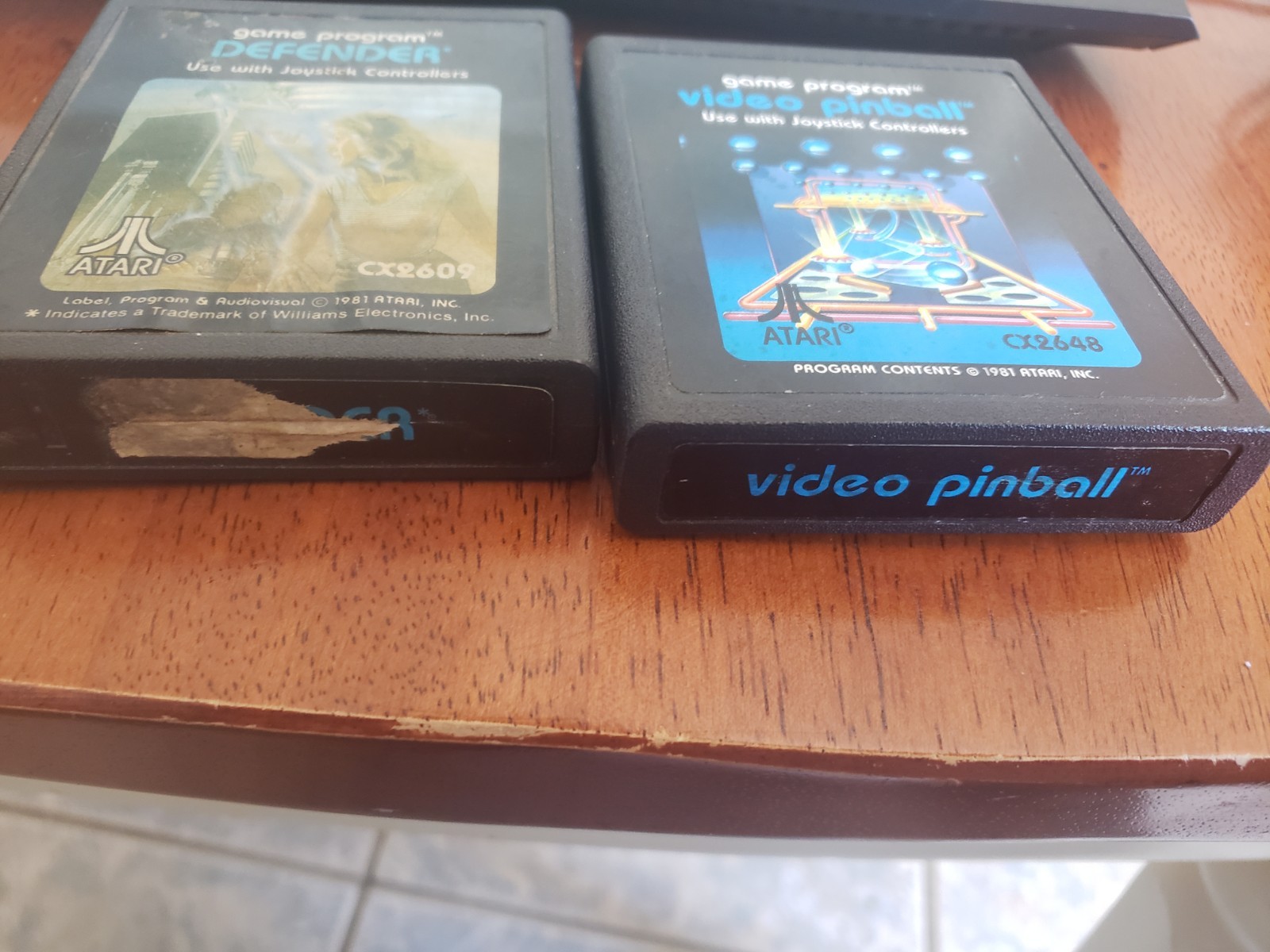 TESTED Atari 2600 Jr Long Rainbow 2ctrl 2Games Defender Pinball, Video & Power!