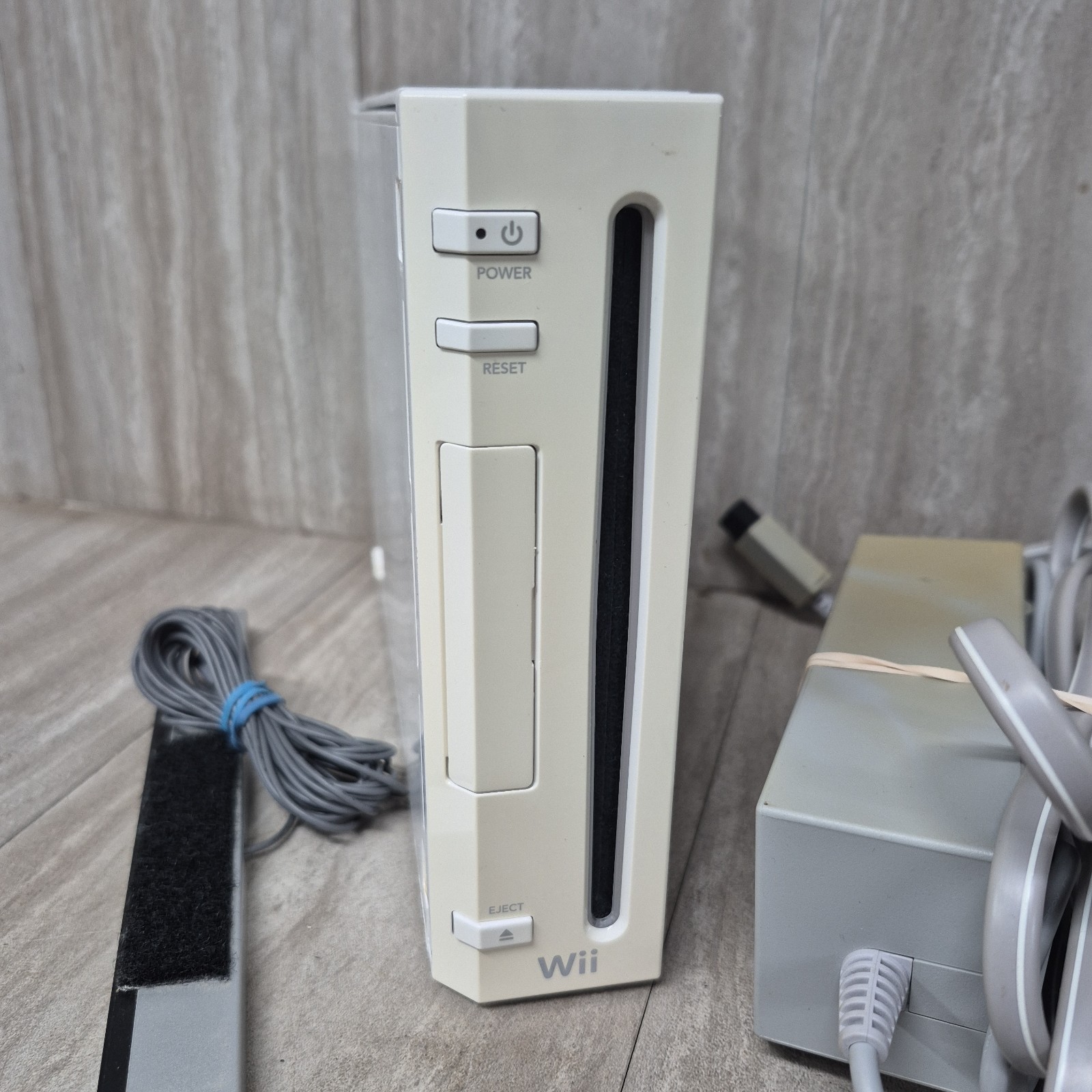 Nintendo Wii White Console No. RVL-001, Tested and Works Great Console & Cables