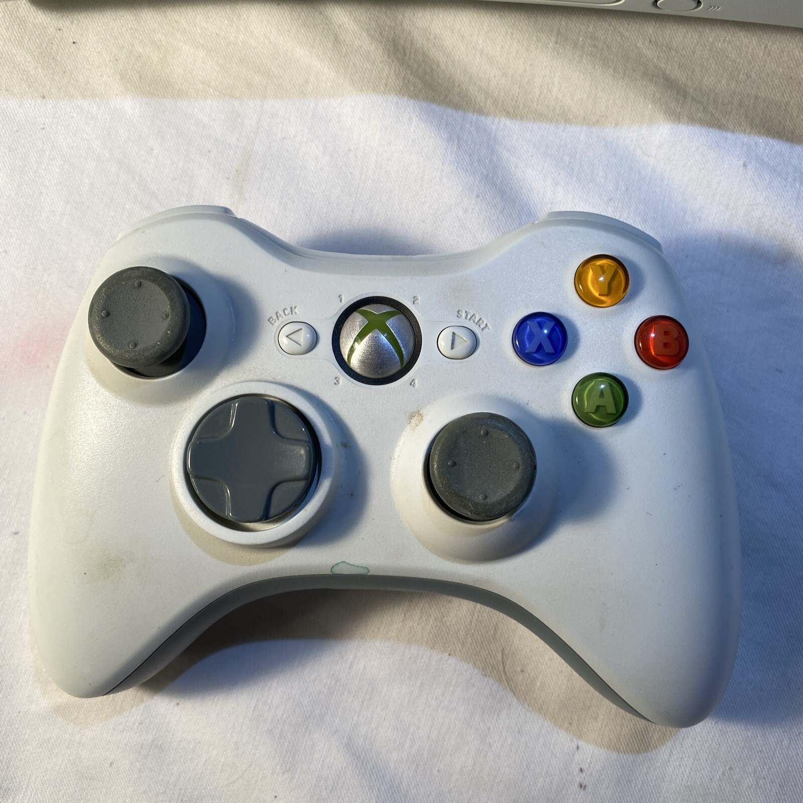 Microsoft Xbox 360 Pro 120GB Console White Bundle W/ Controllers No Wires Read