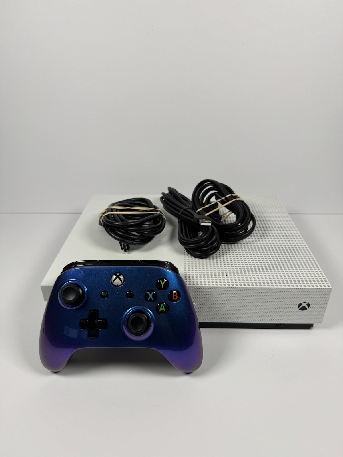 Microsoft Xbox One S White Console 1TB – Controller + Cables
