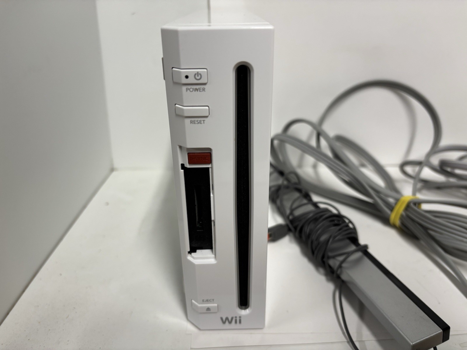 Nintendo Wii White Console – Tested & Working – RVL-001 GameCube Compatible
