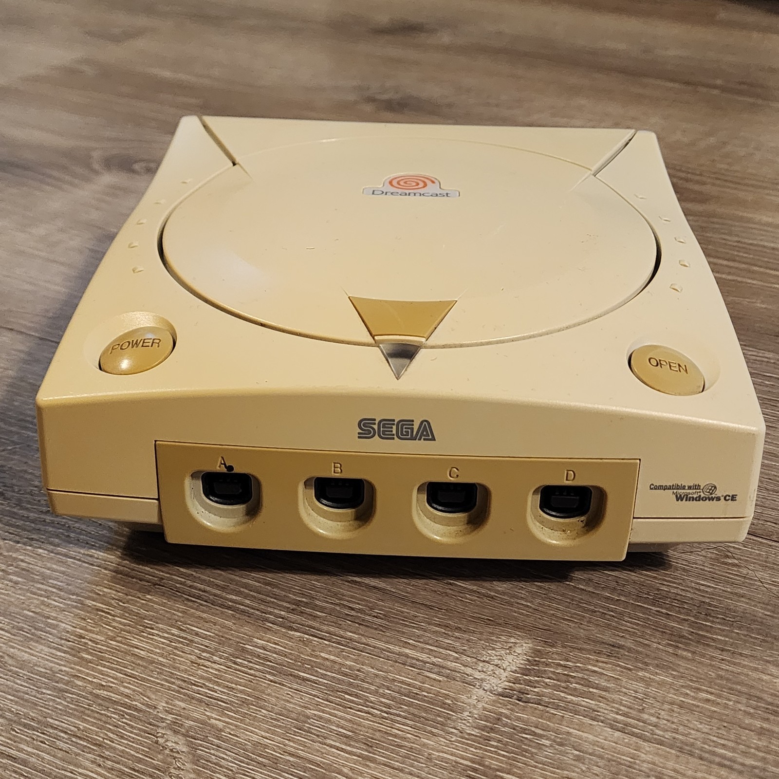 SEGA Dreamcast Console HKT-3020 Console Yellowed With Star Wars Racer Disc