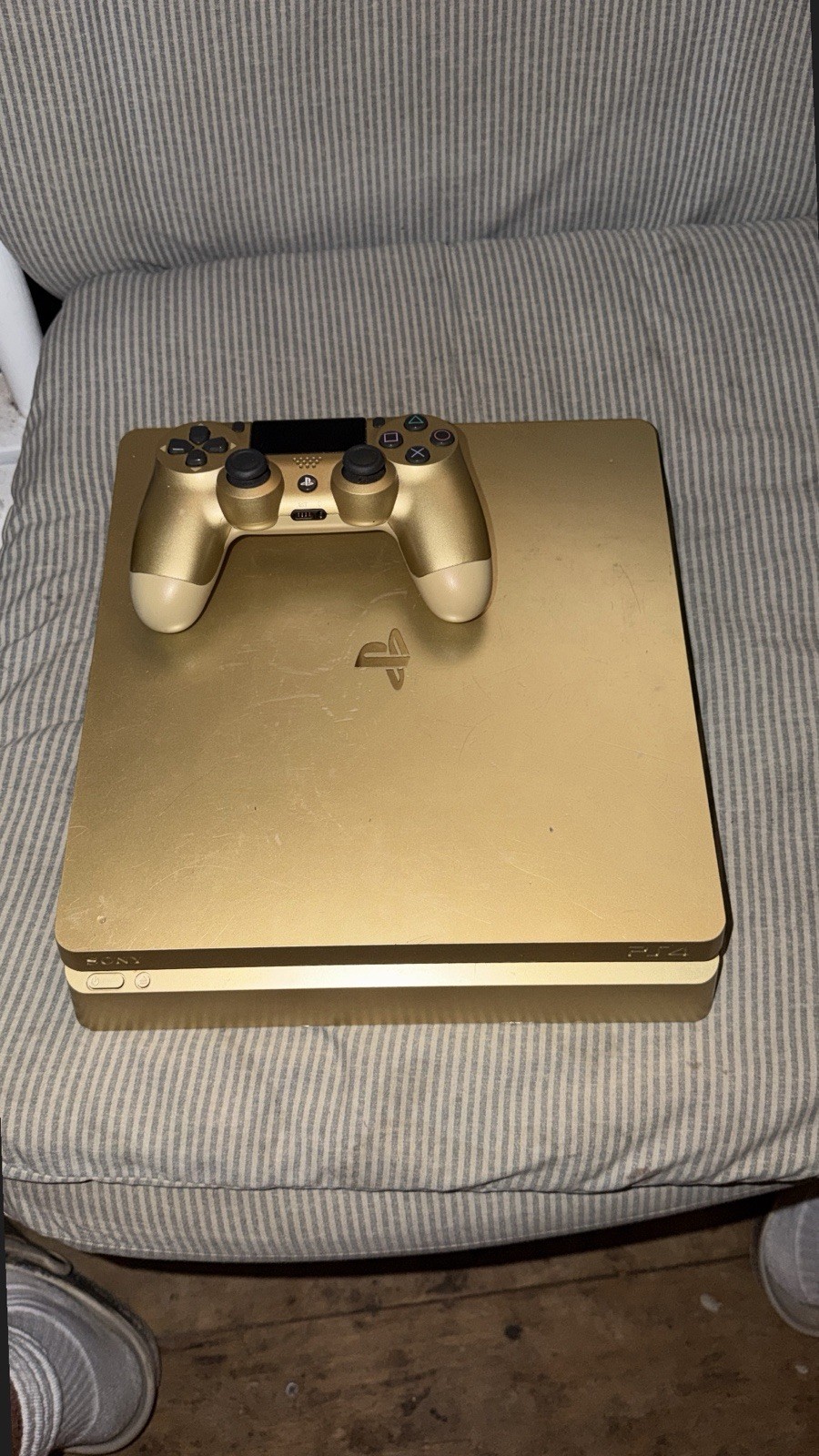 Sony PS4 Slim Gold Console 1TB Wi-Fi Blu-Ray HDMI USB-A with Controller