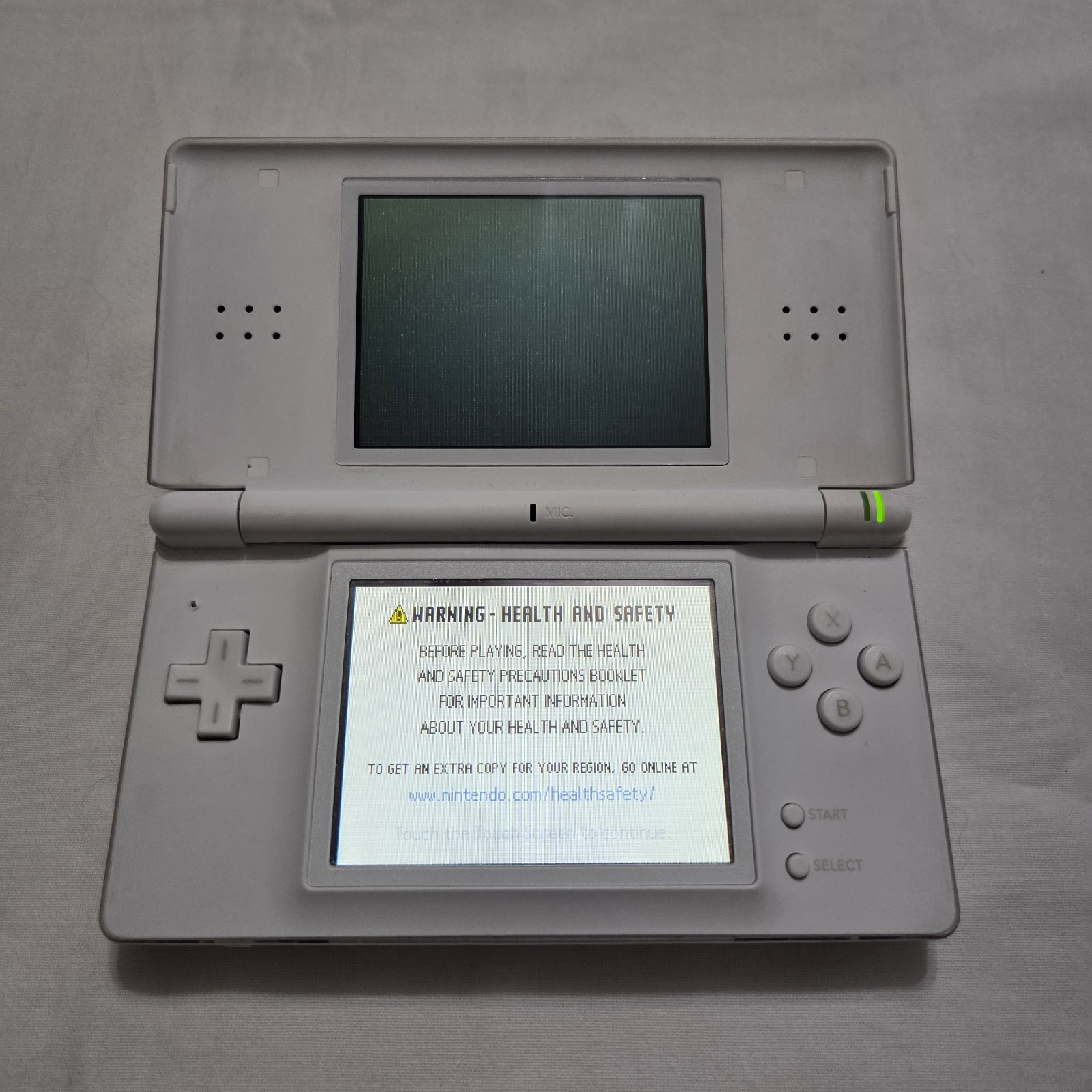 Broken Nintendo DS Lite White Handheld Console Multiple Issues Turns On – READ