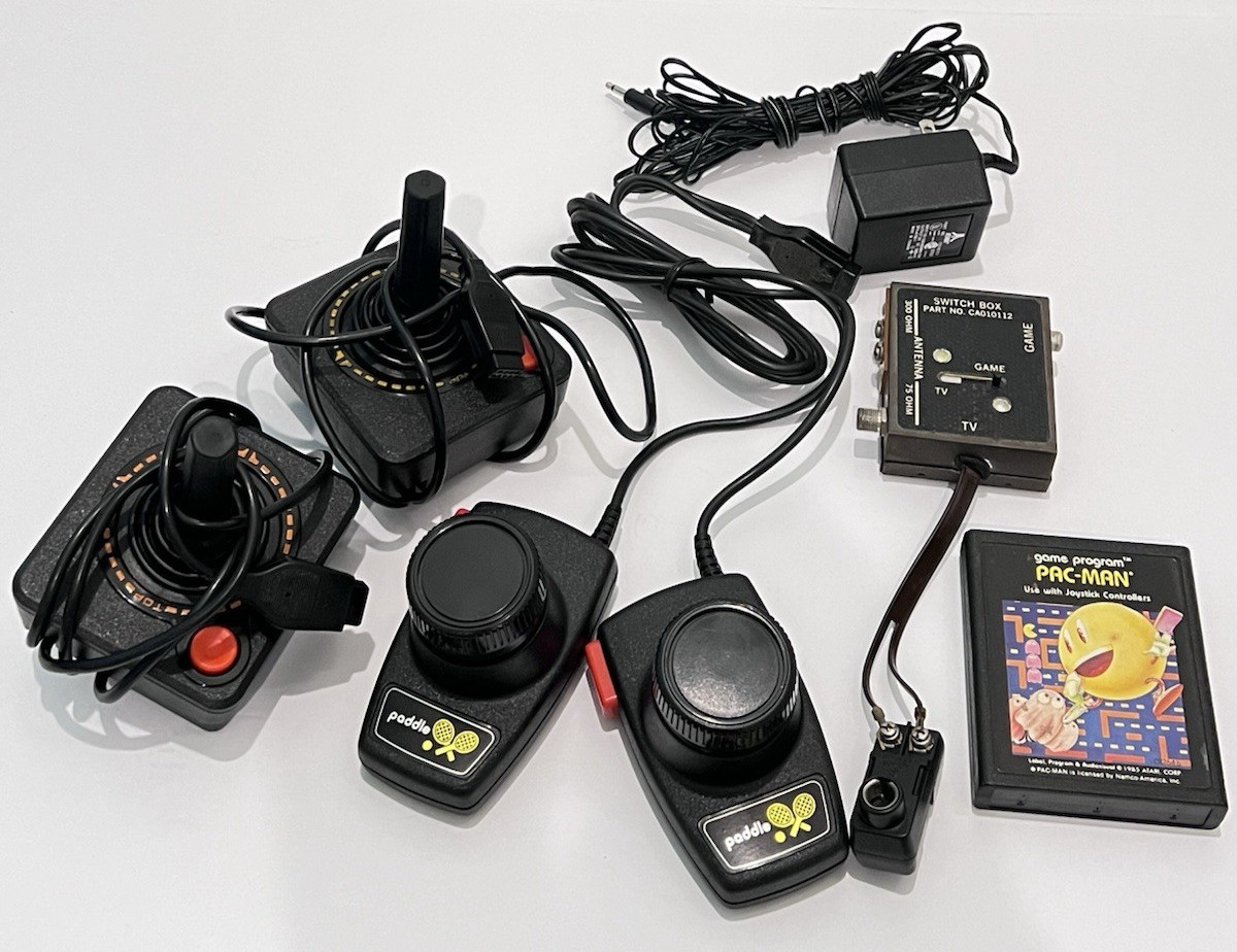 Atari CX-2600A 1980 Video Computer System Console w/Controllers Paddles Game