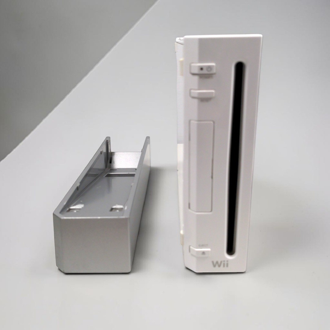 VTG 2006 Nintendo Wii RVL-001 Console Bundle White GameCube Ports 3 Games