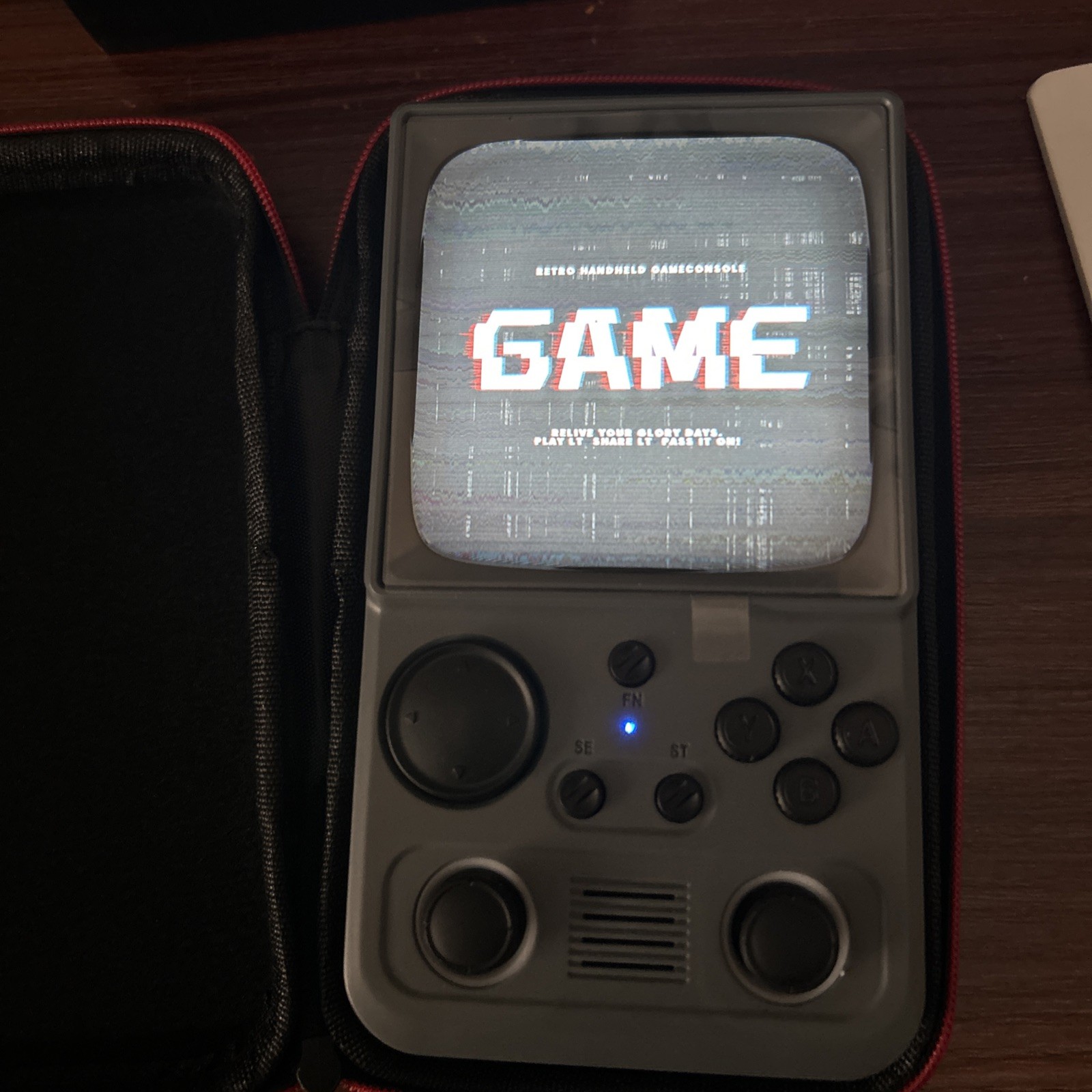 R36T MAX Upgraded Retro Handheld with 4000mAh Battery, 4.0» IPS 128GB