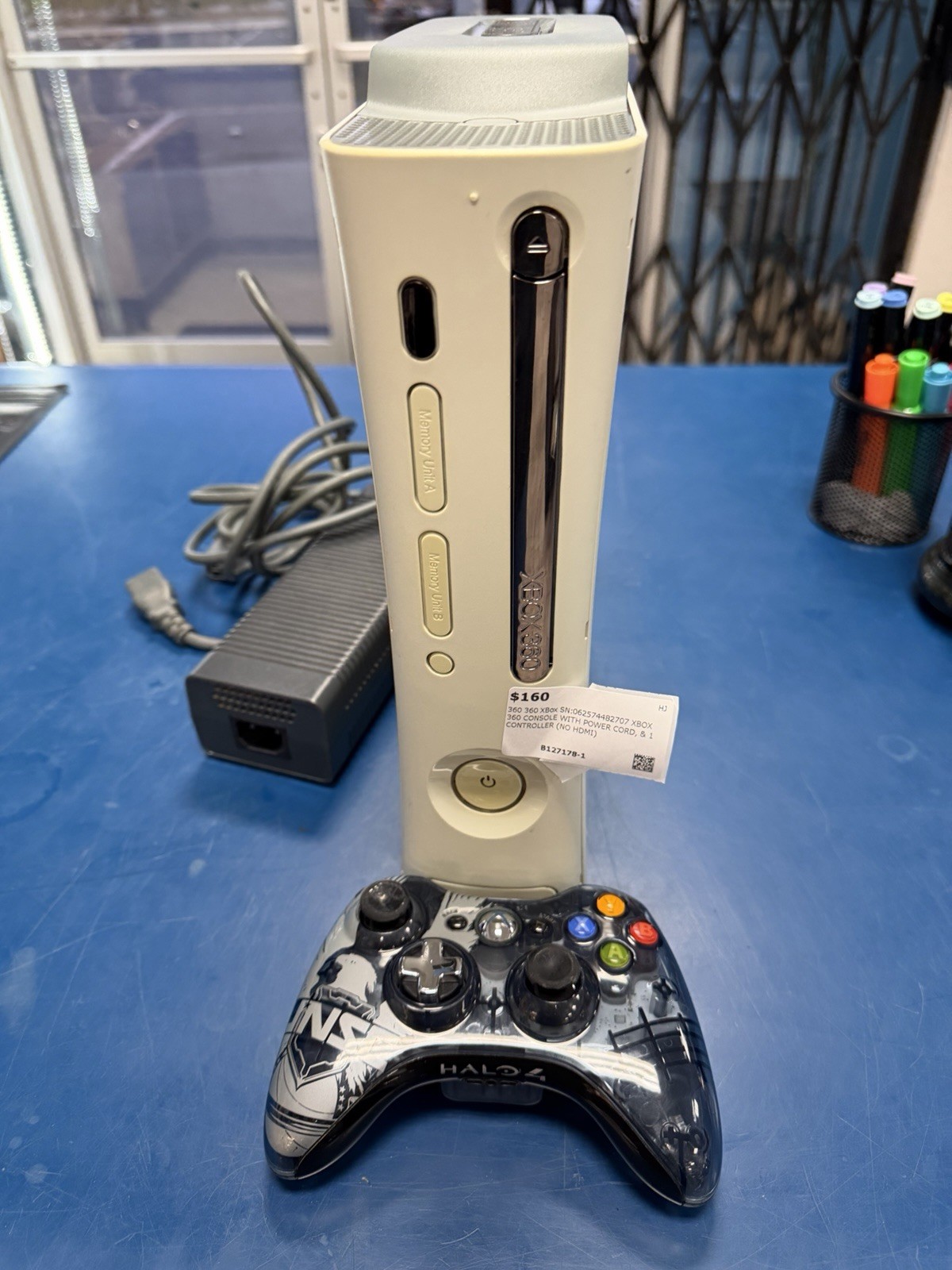 Xbox 360 60GB HDD Console With Halo 4 Controller